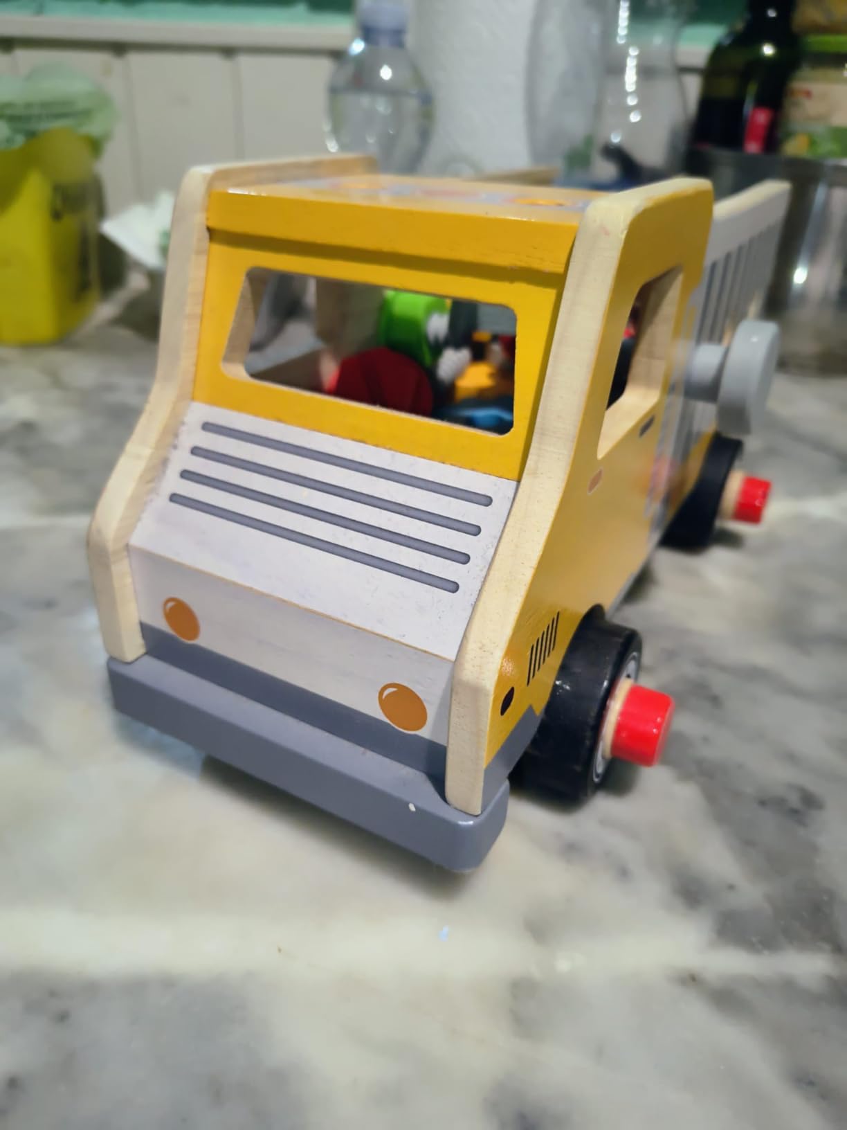 DINORUN camion cassetta attrezzi legno 47 pezzi 3-6 anni