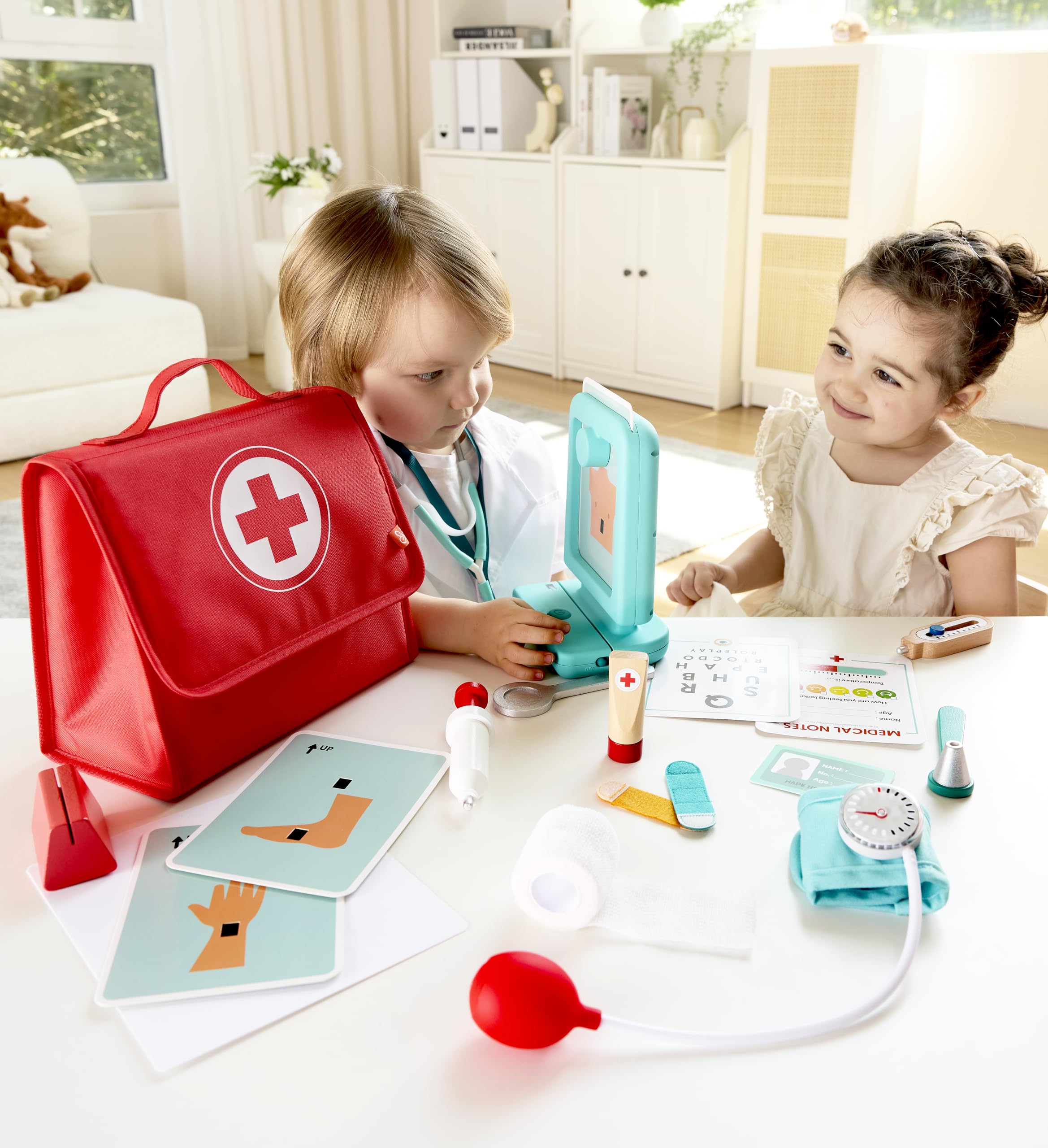 Hape Set Medico kit dottore legno con raggi X interattivi