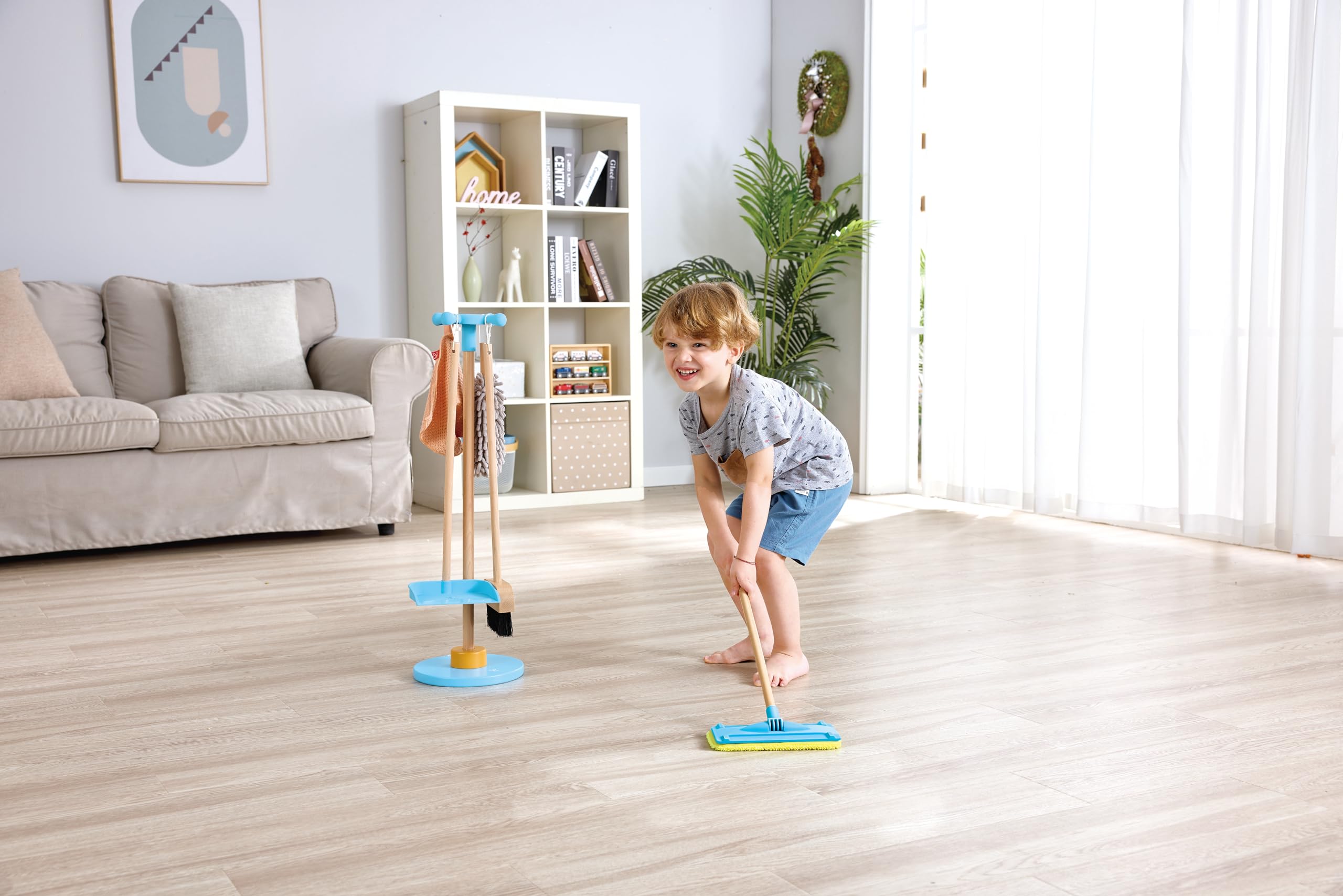 Hape Set Pulizia giocattolo con supporto per bambini