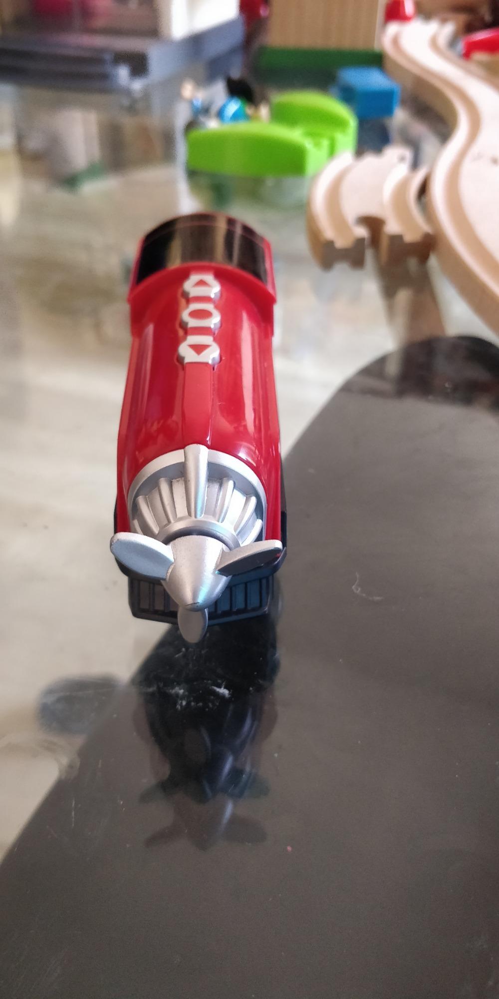 Hape Locomotiva con Elica trenino batteria rosso