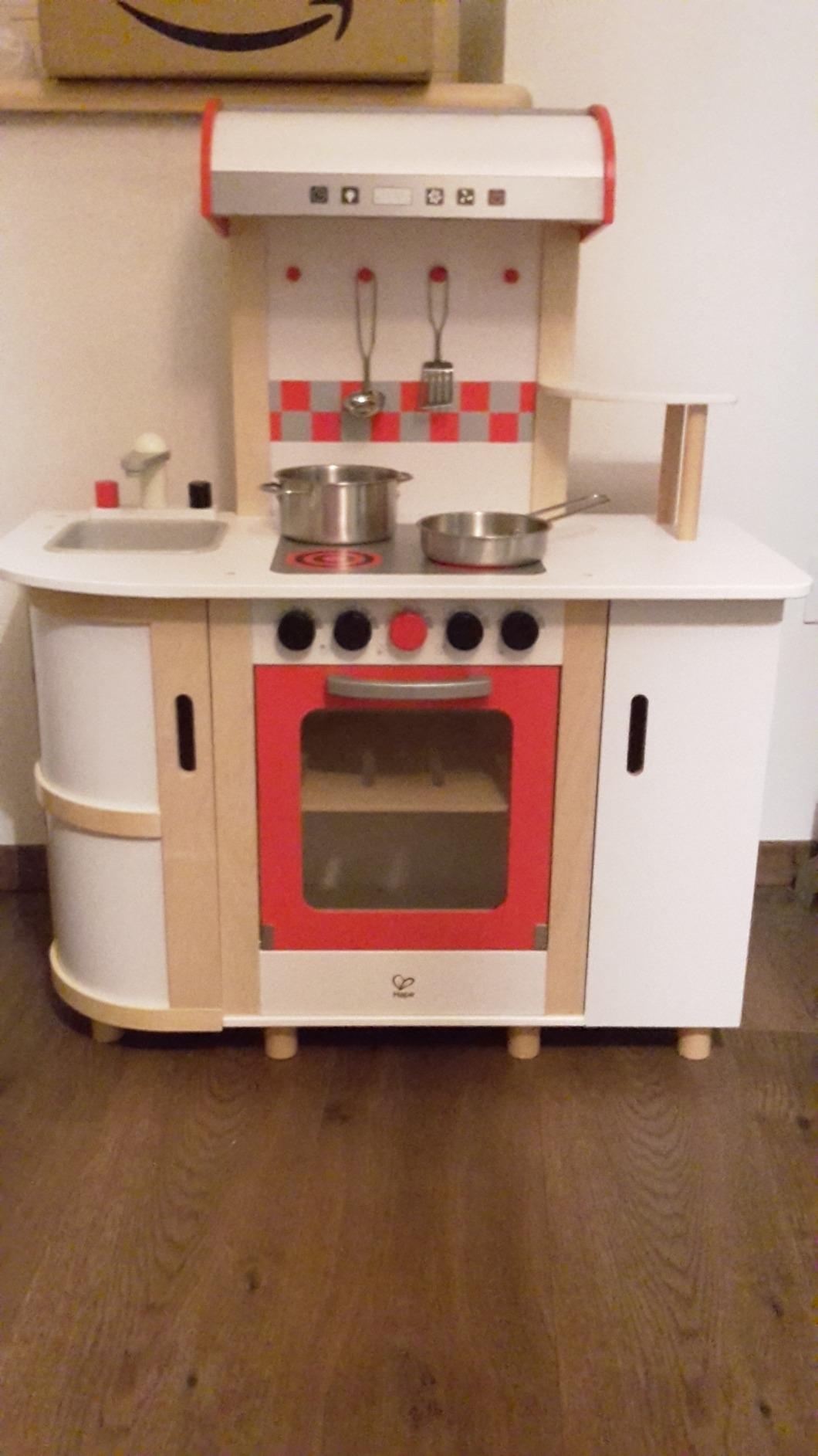 Hape E8018 Cucina multifunzione giocattolo con carrello