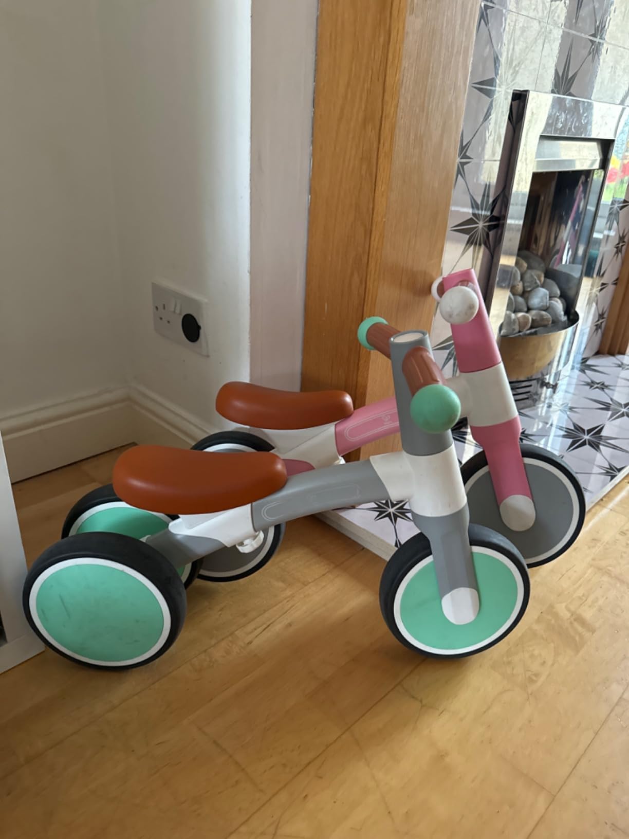 Hape triciclo rosa senza pedali 3 ruote 18 mesi