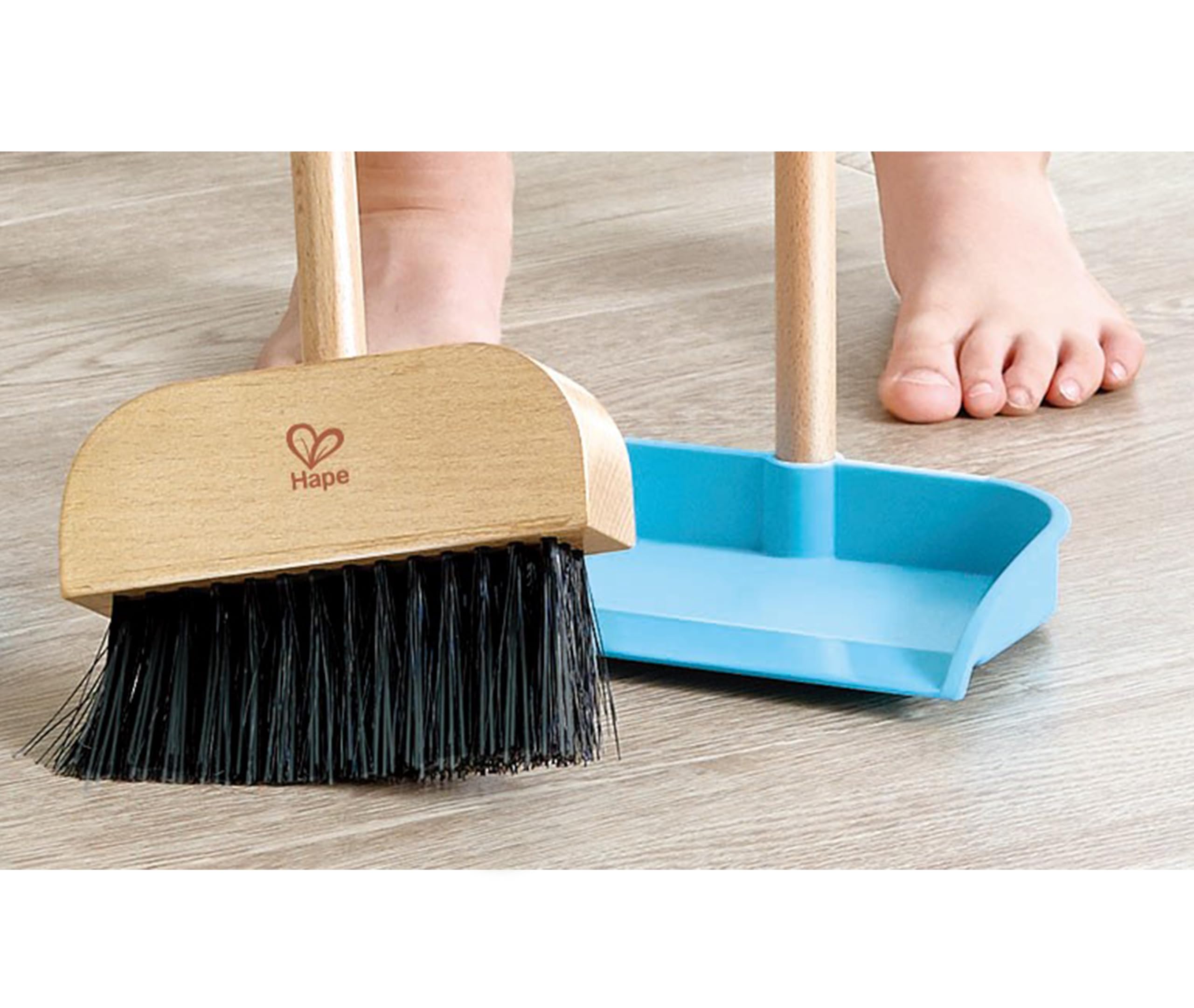 Hape Set Pulizia giocattolo con supporto per bambini