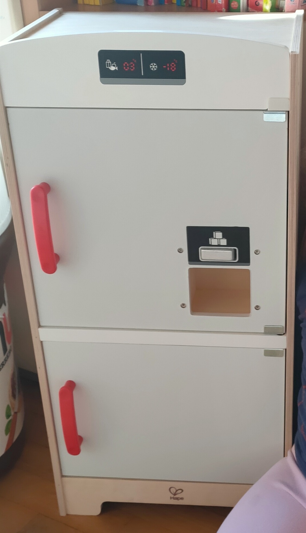 Hape E3153 frigorifero giocattolo in legno bianco