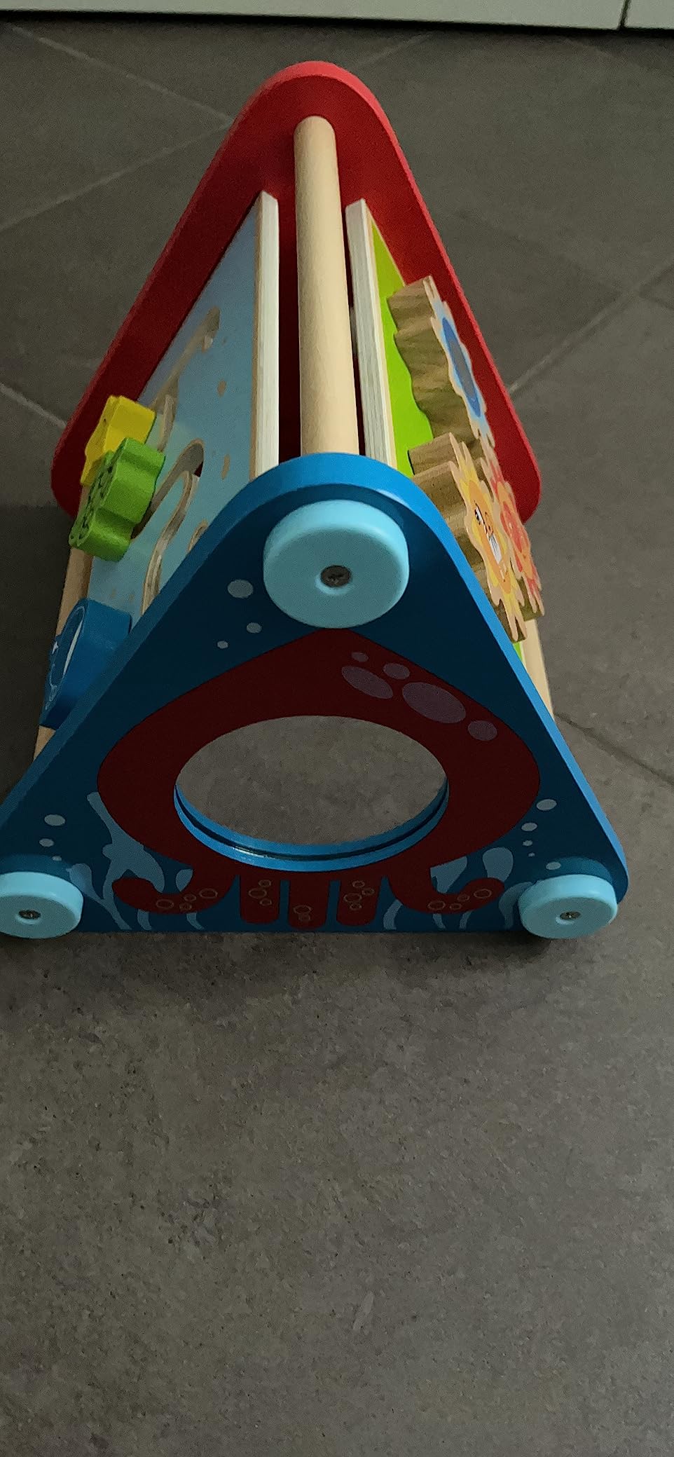 Hape E0434 Triangolo Multiattività gioco motorio multicolore