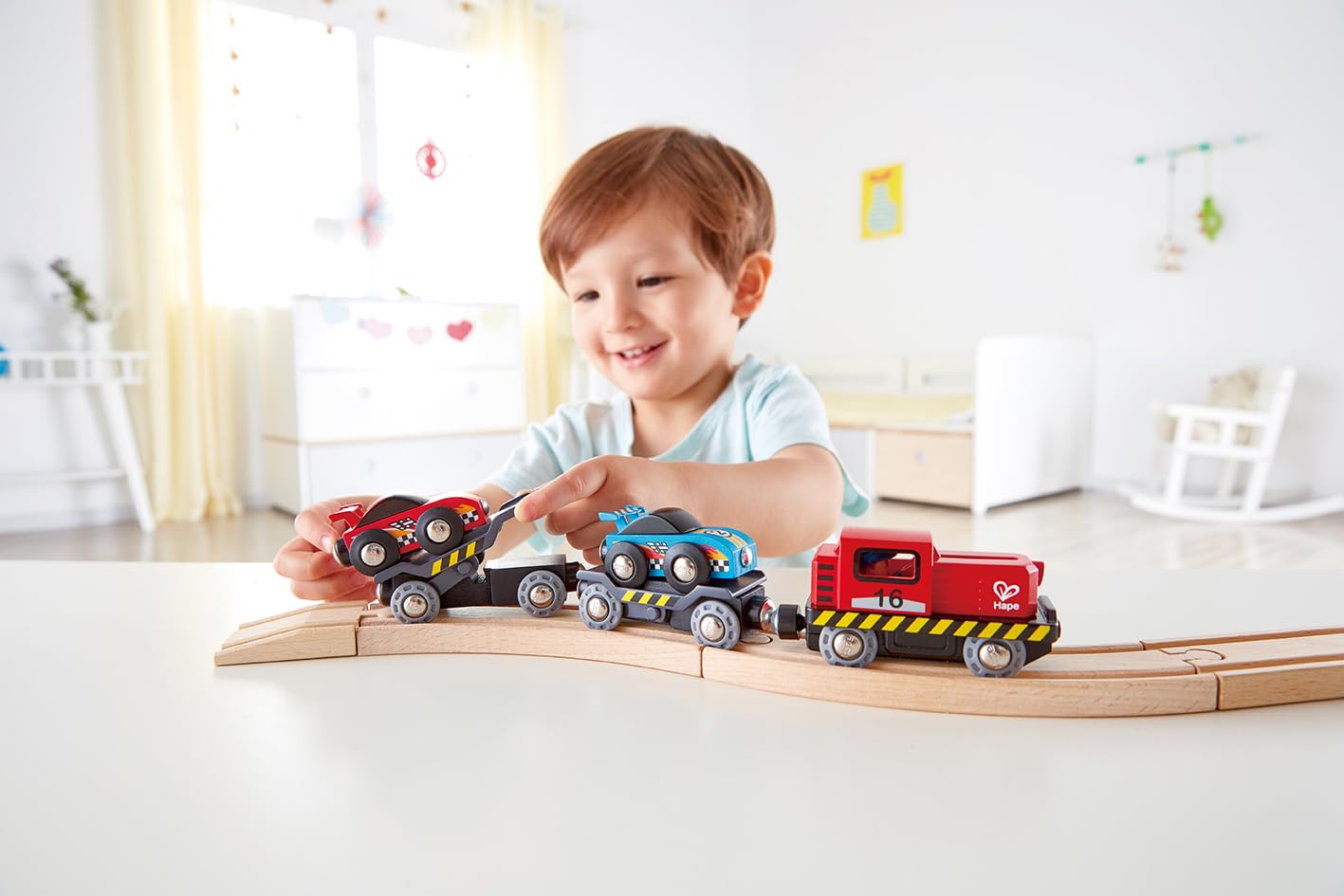 Hape Transporter auto da corsa trenino legno 6 pezzi 3 anni+