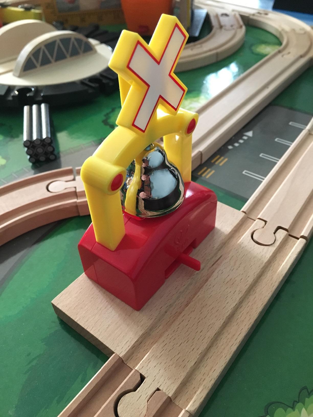 Hape Campanella Treno Automatica trenino legno con suono