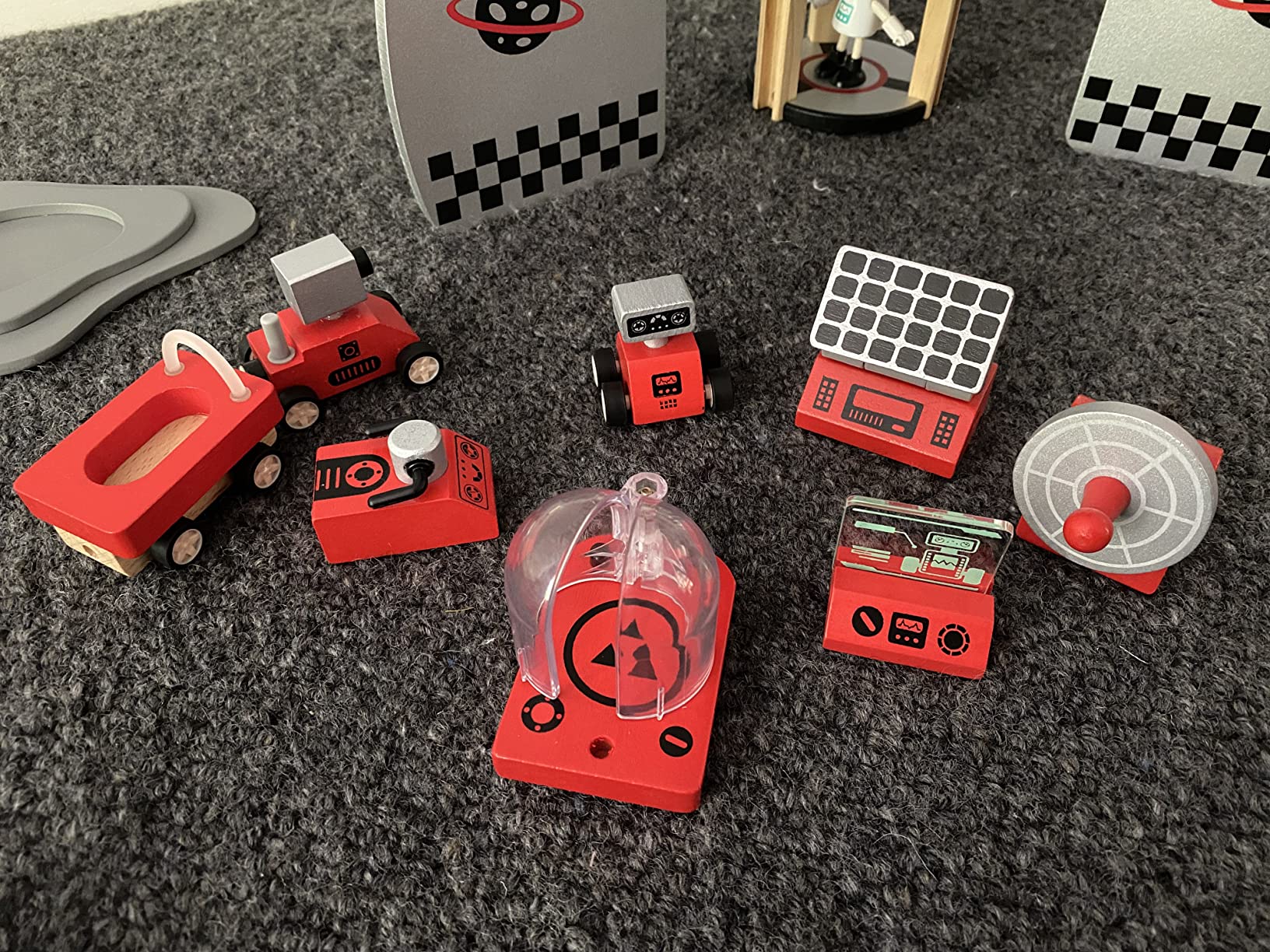 Hape Razzo Spaziale legno 4 piani gioco ruolo 20 pezzi