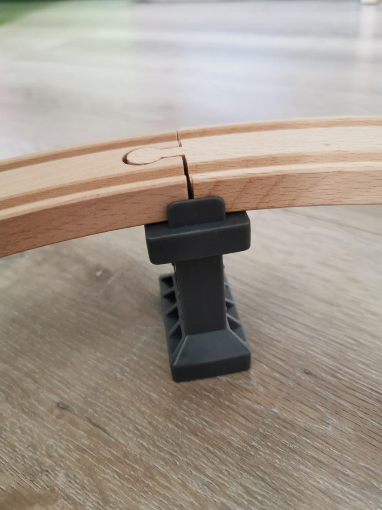 Hape Pista Città Trafficata Treno Legno 51 Pezzi 3 Anni