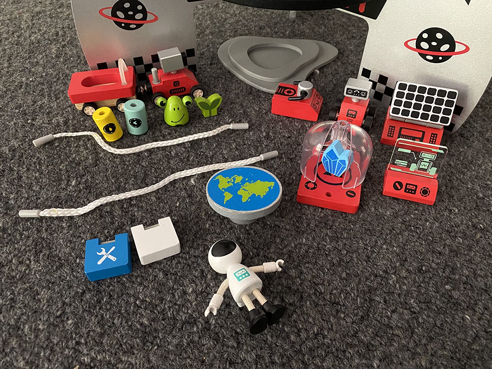 Hape Razzo Spaziale legno 4 piani gioco ruolo 20 pezzi