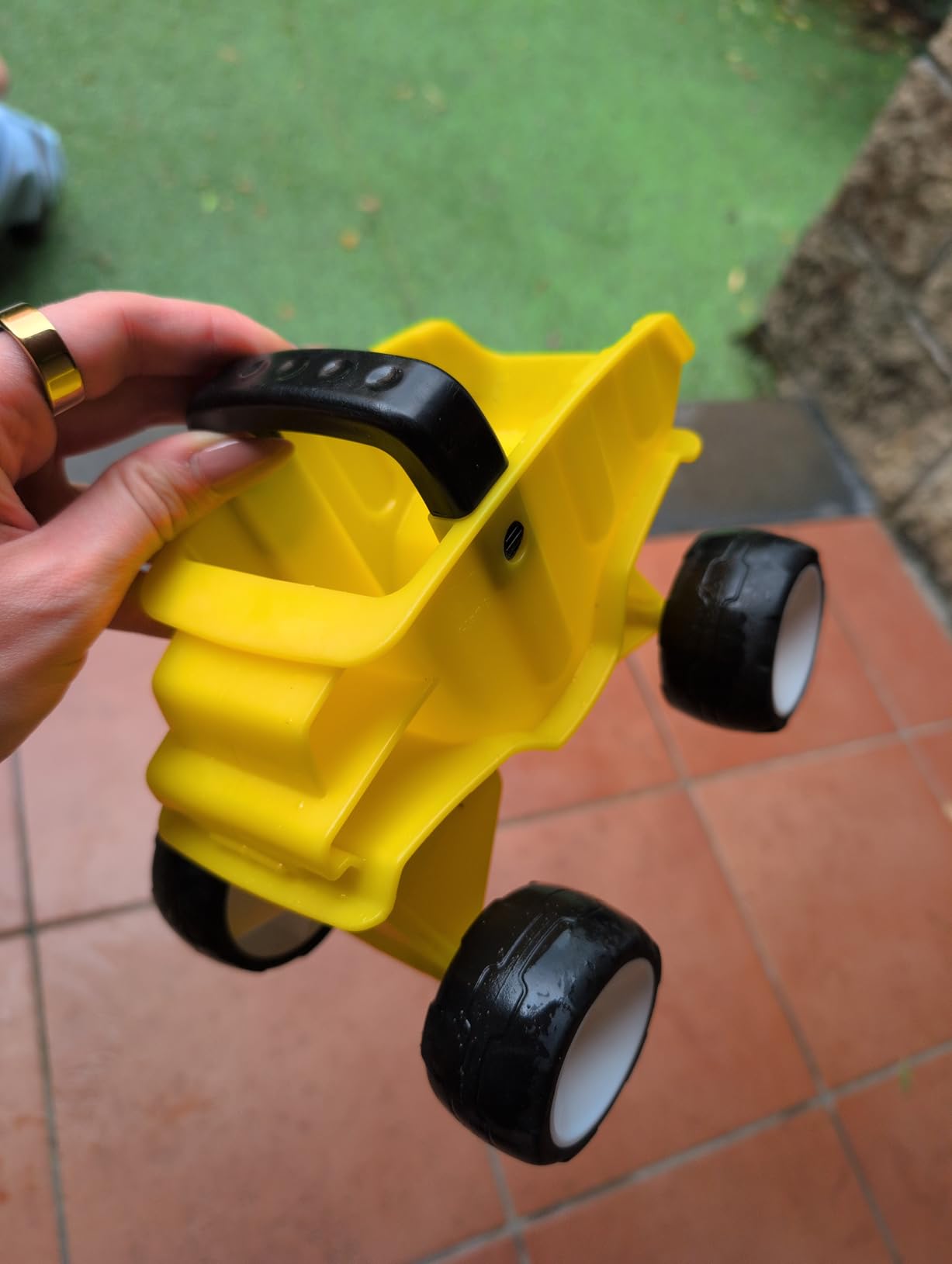 Hape Autocarro Giallo camion ribaltabile spiaggia ruote gomma