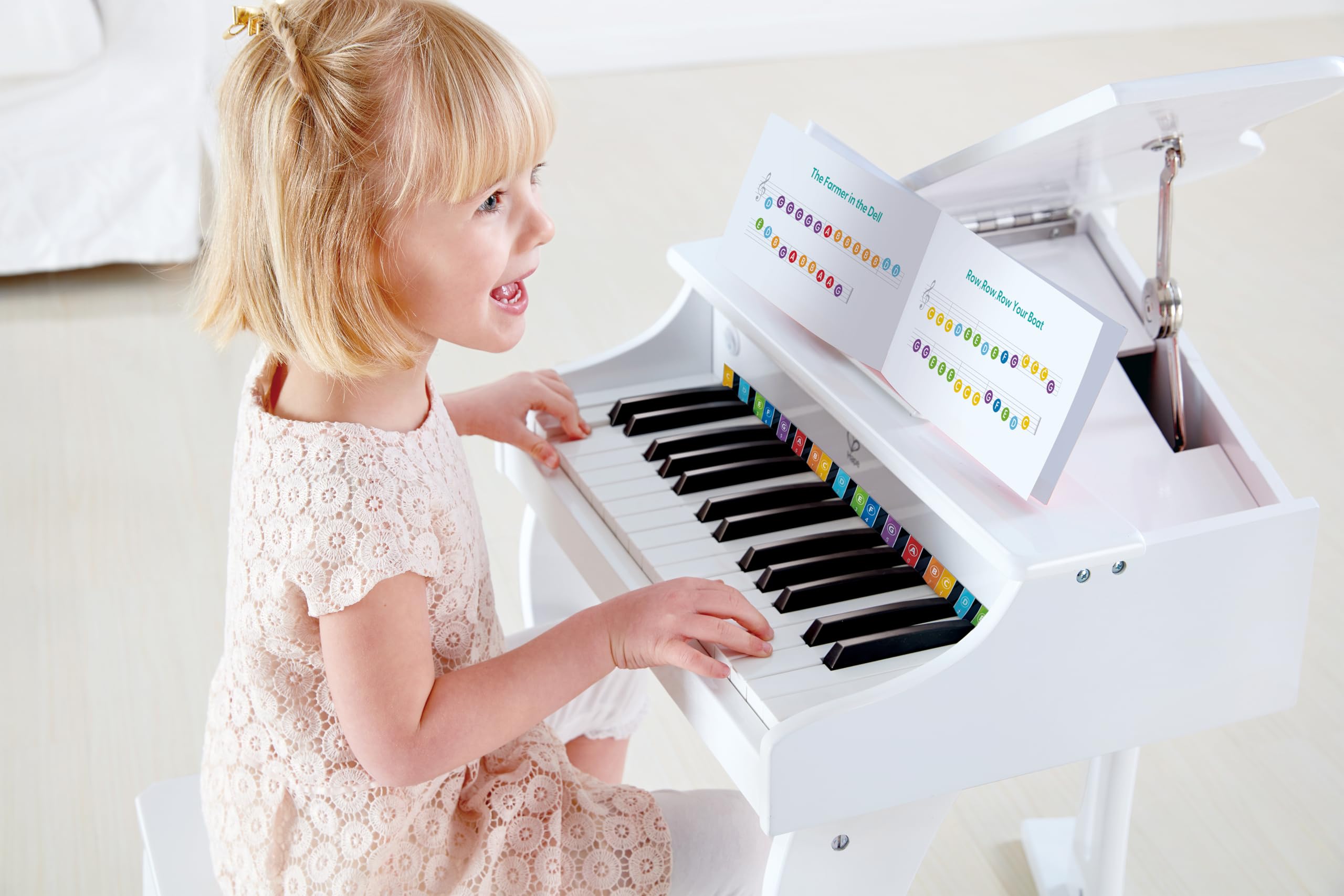 Hape Deluxe Pianoforte Bianco 30 Tasti con Sgabello 3 Anni