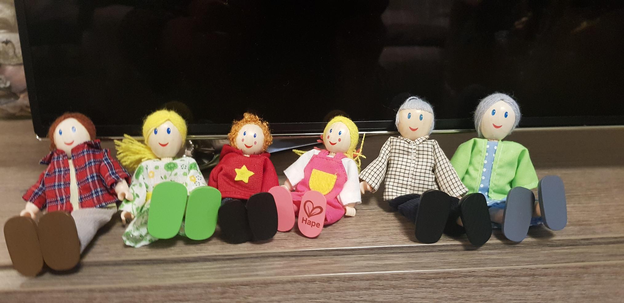 Hape E3500 Famiglia Felice personaggi legno 6 pezzi
