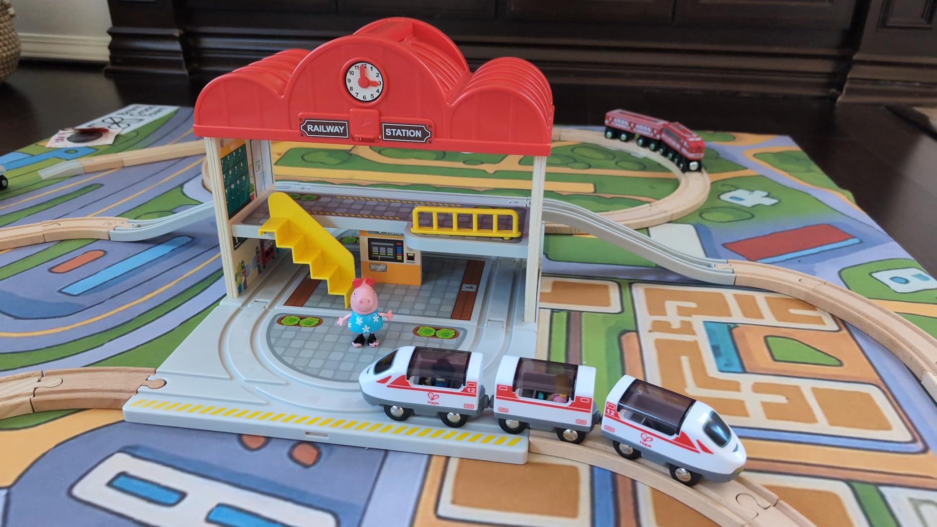 Hape stazione portatile set treno legno con binari