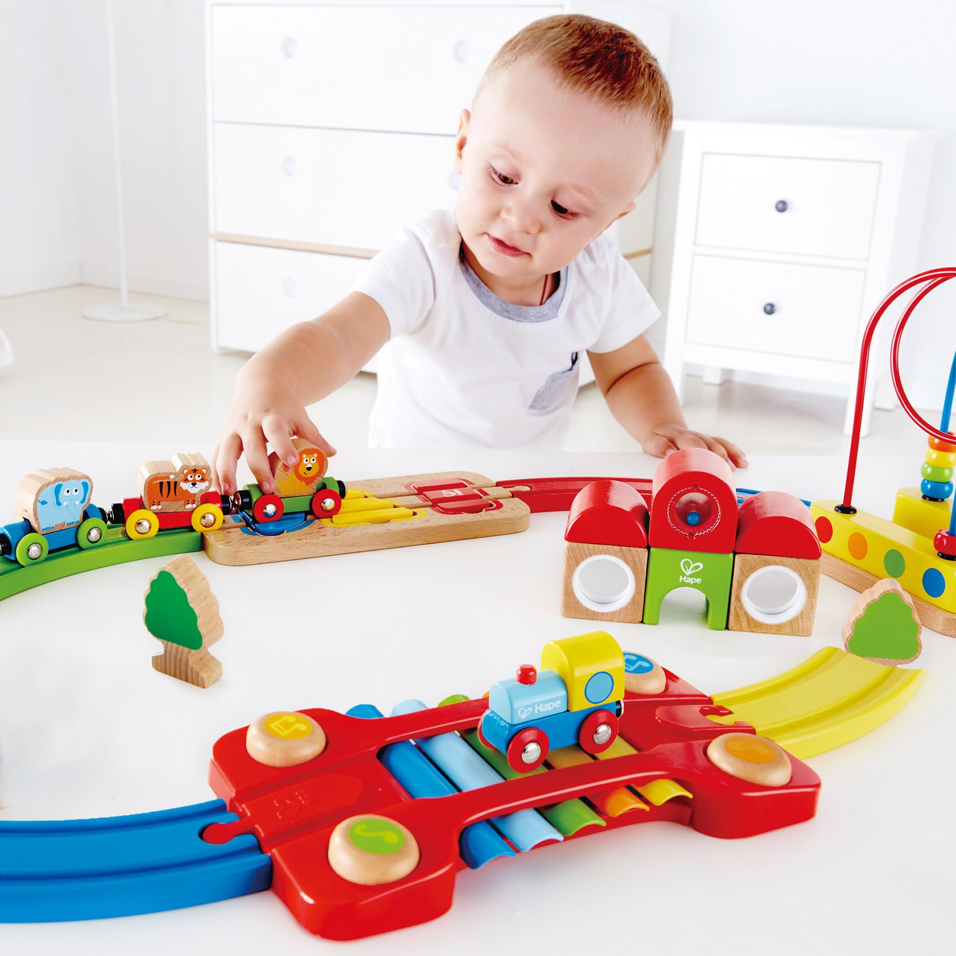 Hape E3826 Arcobaleno pista treno legno musicale