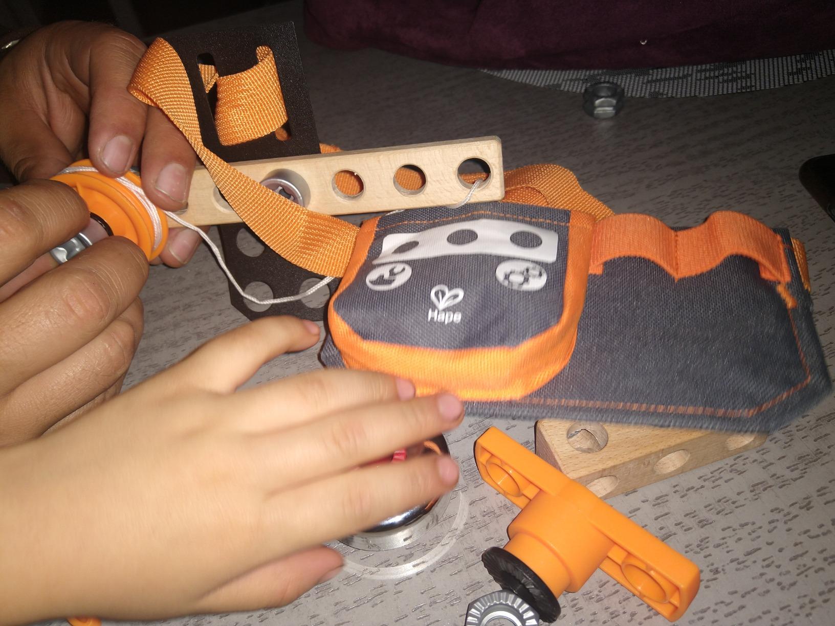 Hape Junior Inventor Cintura dello Scienziato attrezzi dai 4 anni