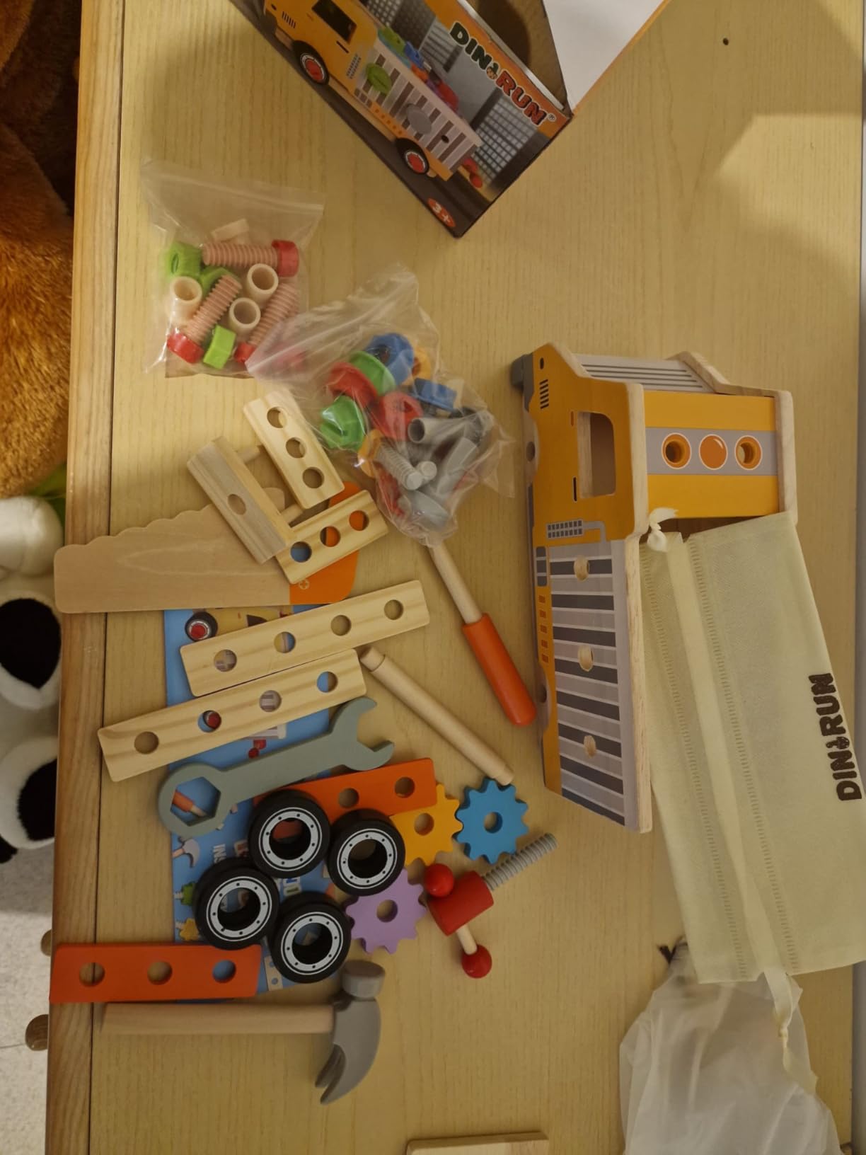 DINORUN camion cassetta attrezzi legno 47 pezzi 3-6 anni