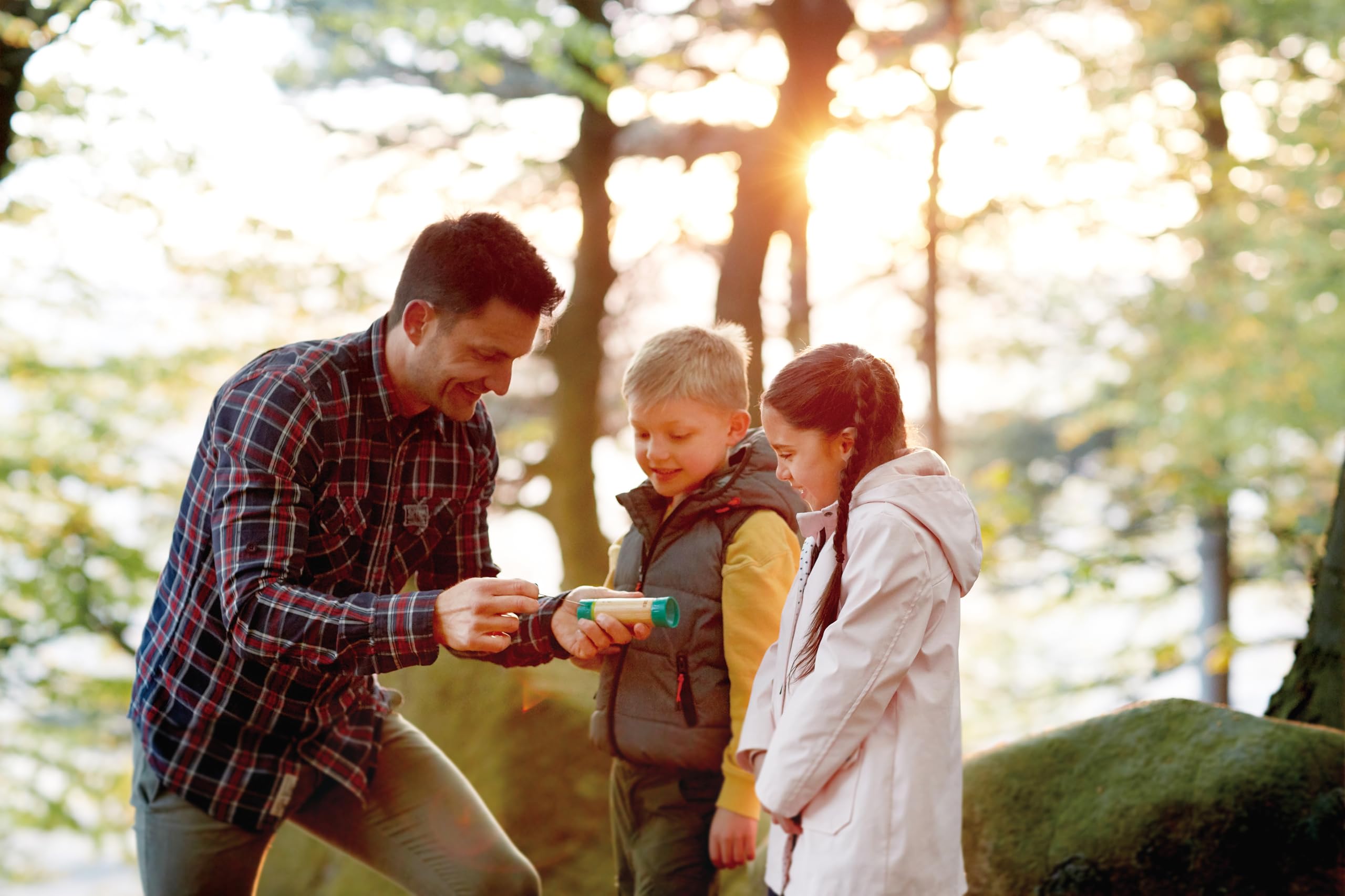 Hape Nature Fun torcia a mano in bambù senza batterie