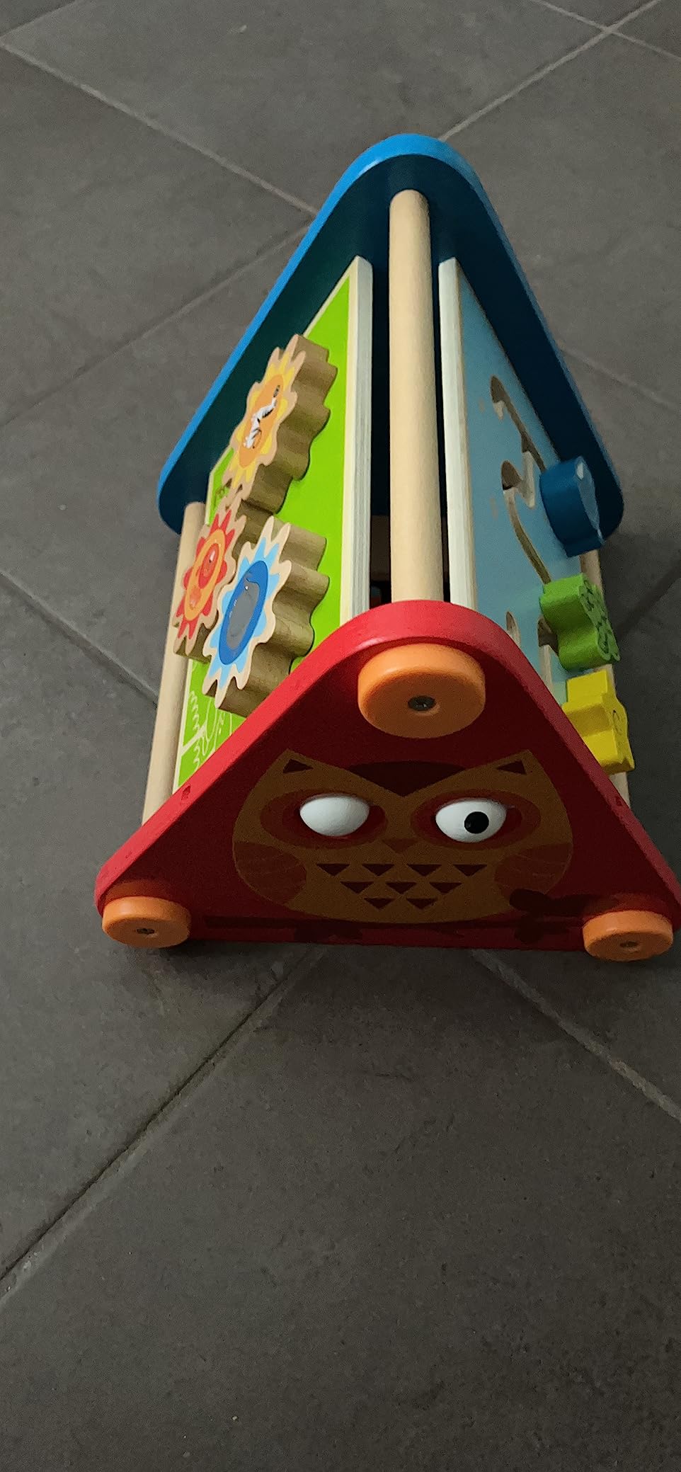 Hape E0434 Triangolo Multiattività gioco motorio multicolore