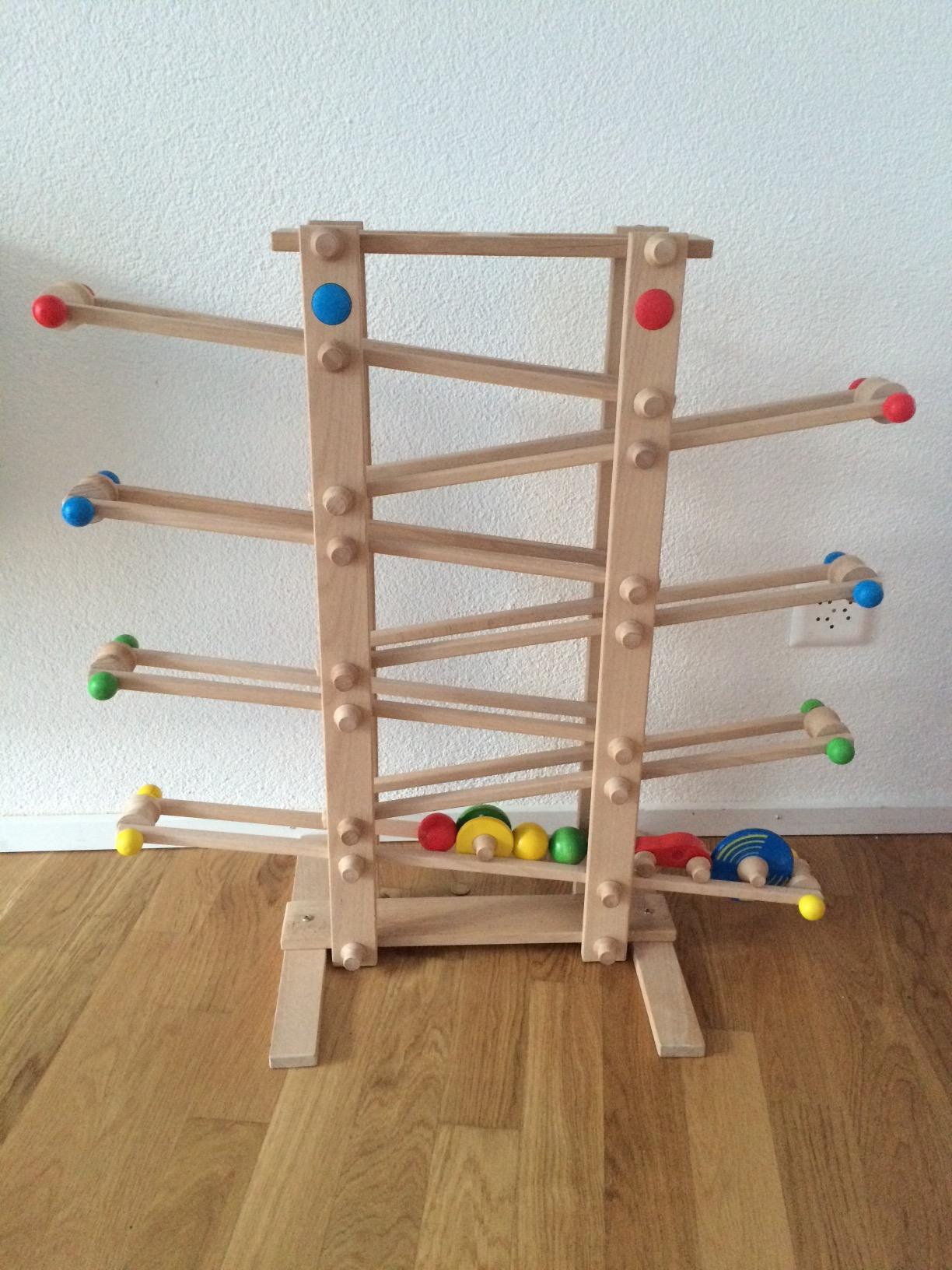 smallfoot Pista per biglie gigante in legno con campanella