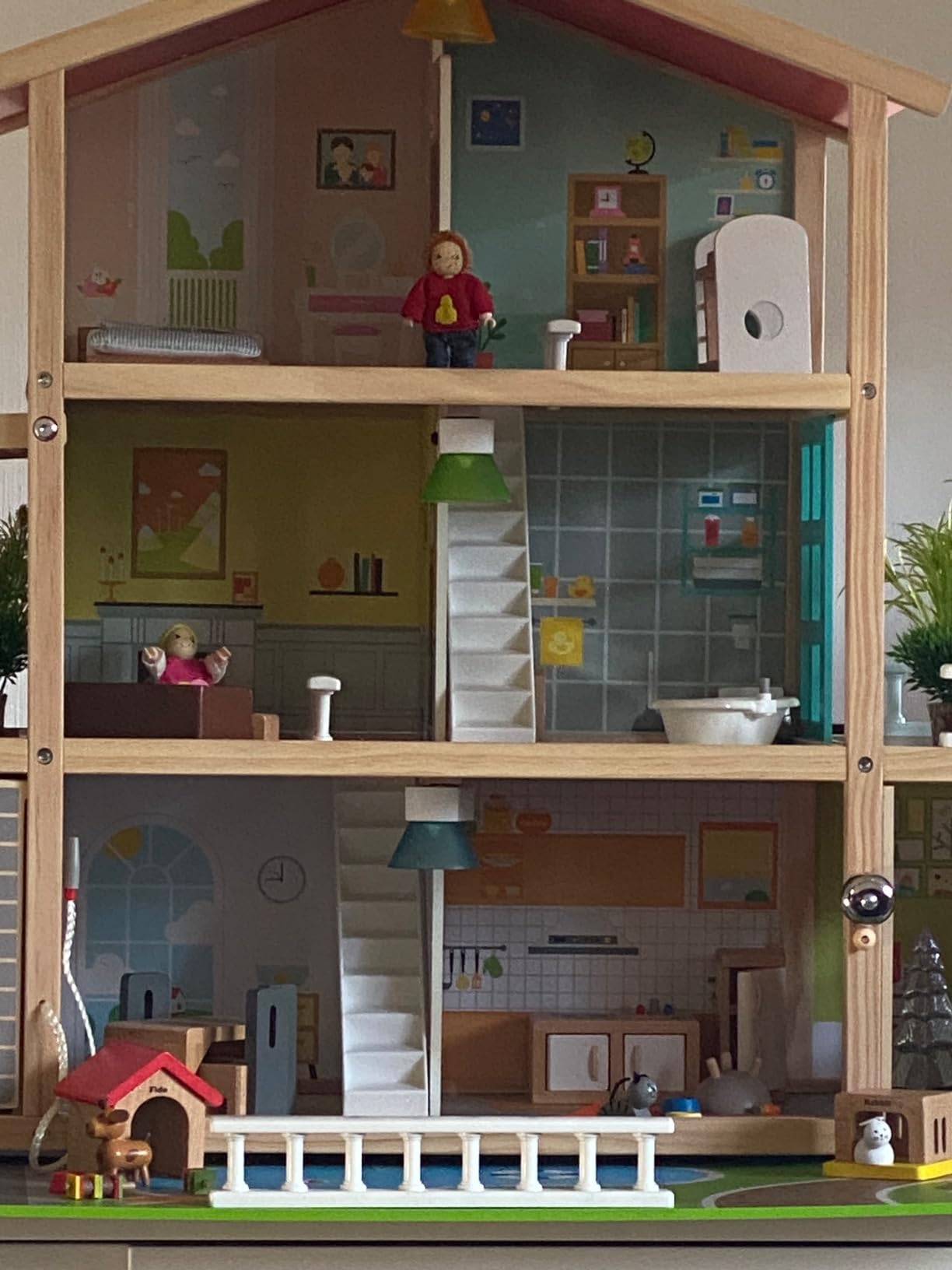 Hape Villa delle bambole casa legno 3 piani 8 stanze