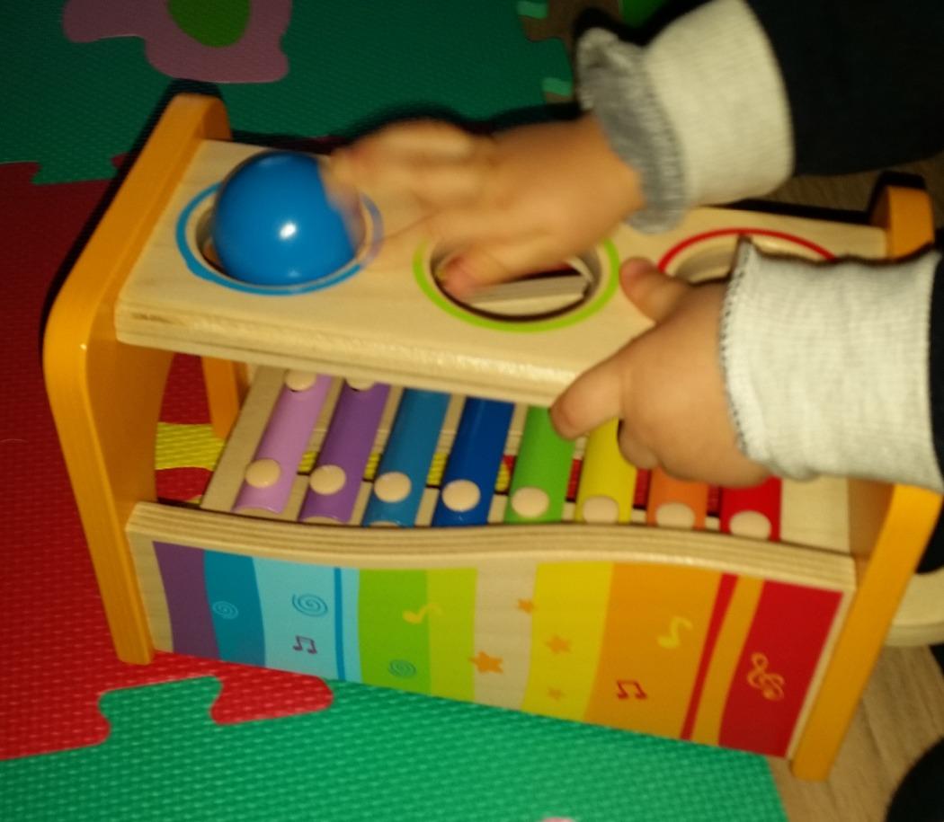 Hape banco palline xilofono in legno per bambini