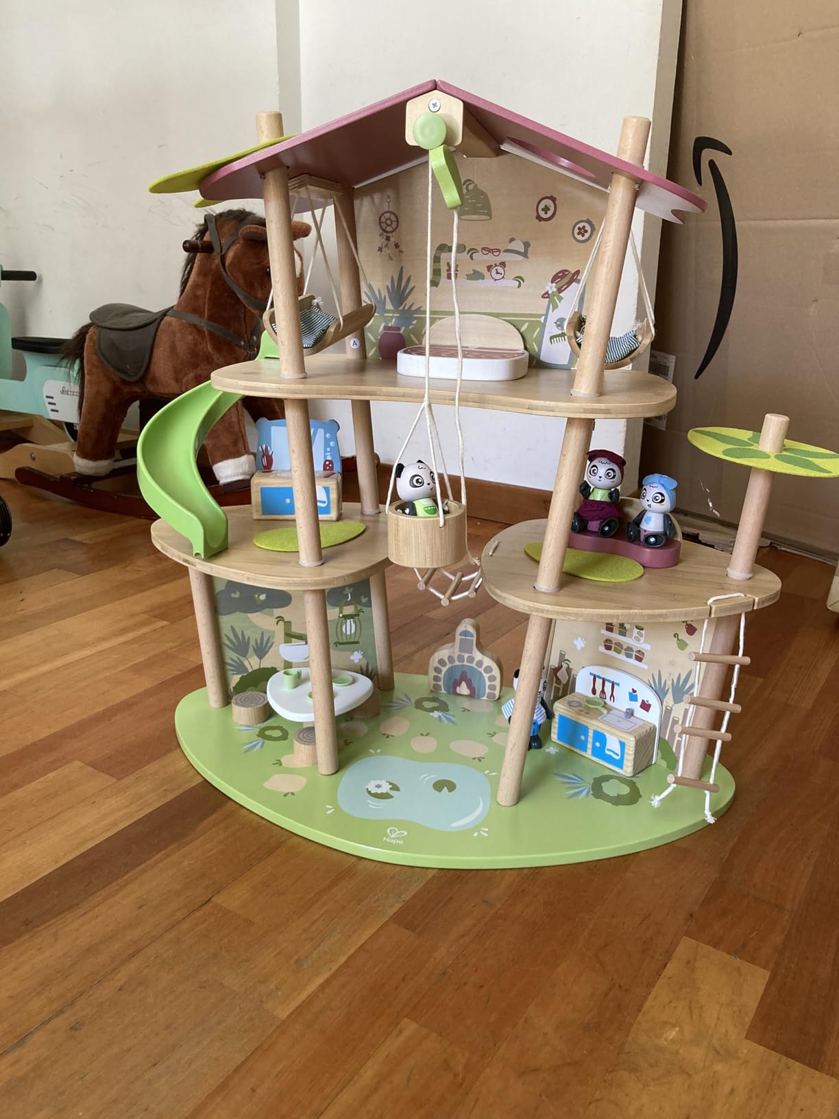 Hape Green Planet Explorers Casa di Bambù dei Panda playset legno 3 piani