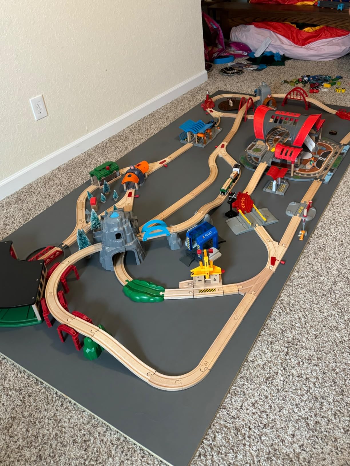 Hape Stazione Grande Città stazione legno con proiettore