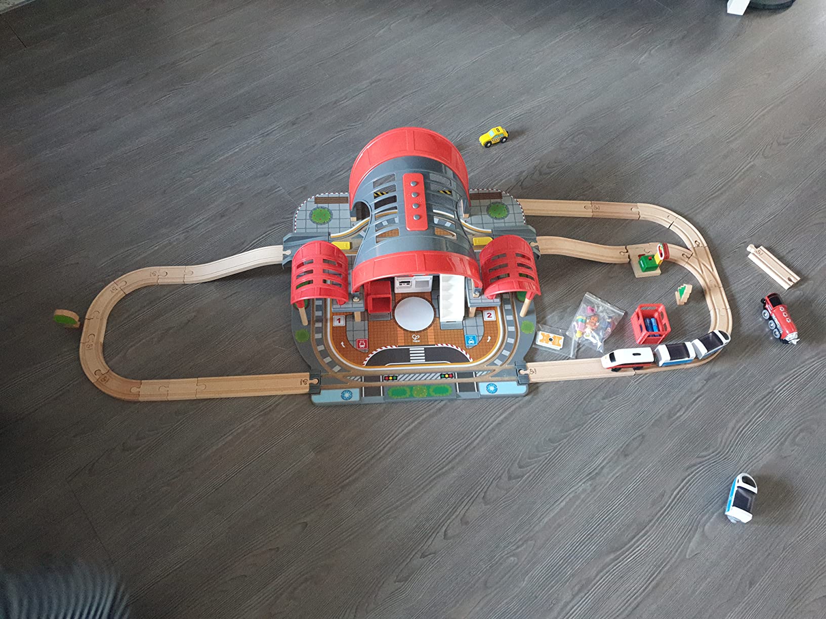 Hape Stazione Grande Città stazione legno con proiettore