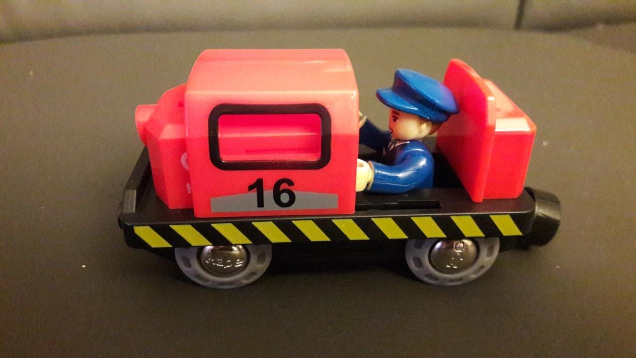 Hape E3734 race track station treno legno