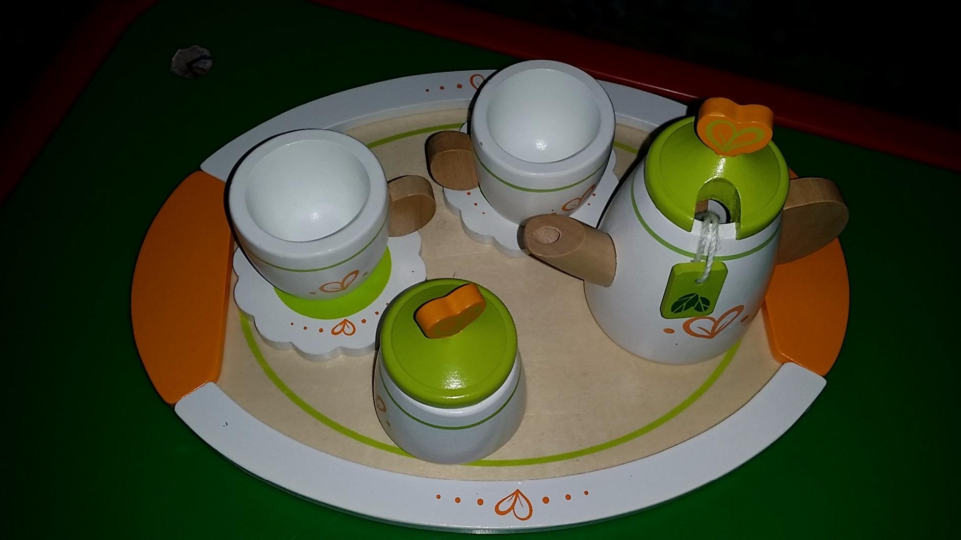 Hape E3124 Servizio da tè giocattolo per due in legno