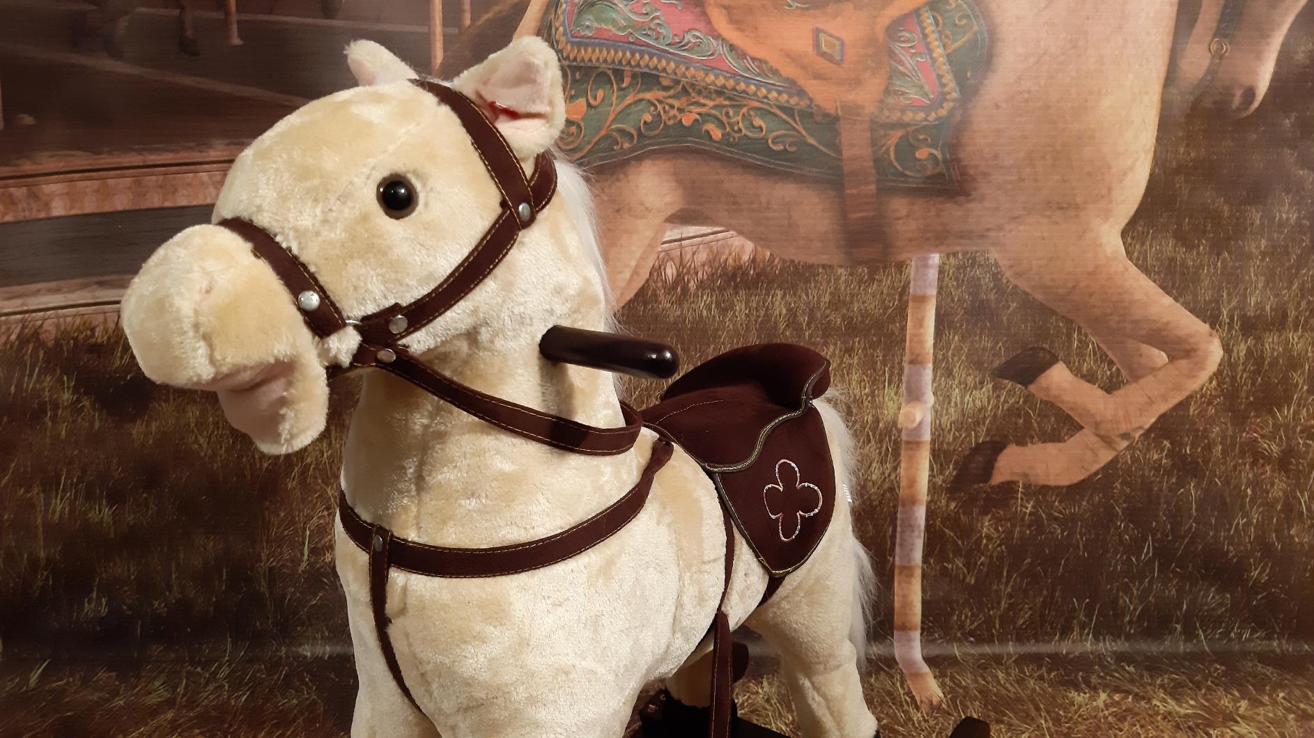 smallfoot 4101 Zottel cavallo a dondolo sonoro