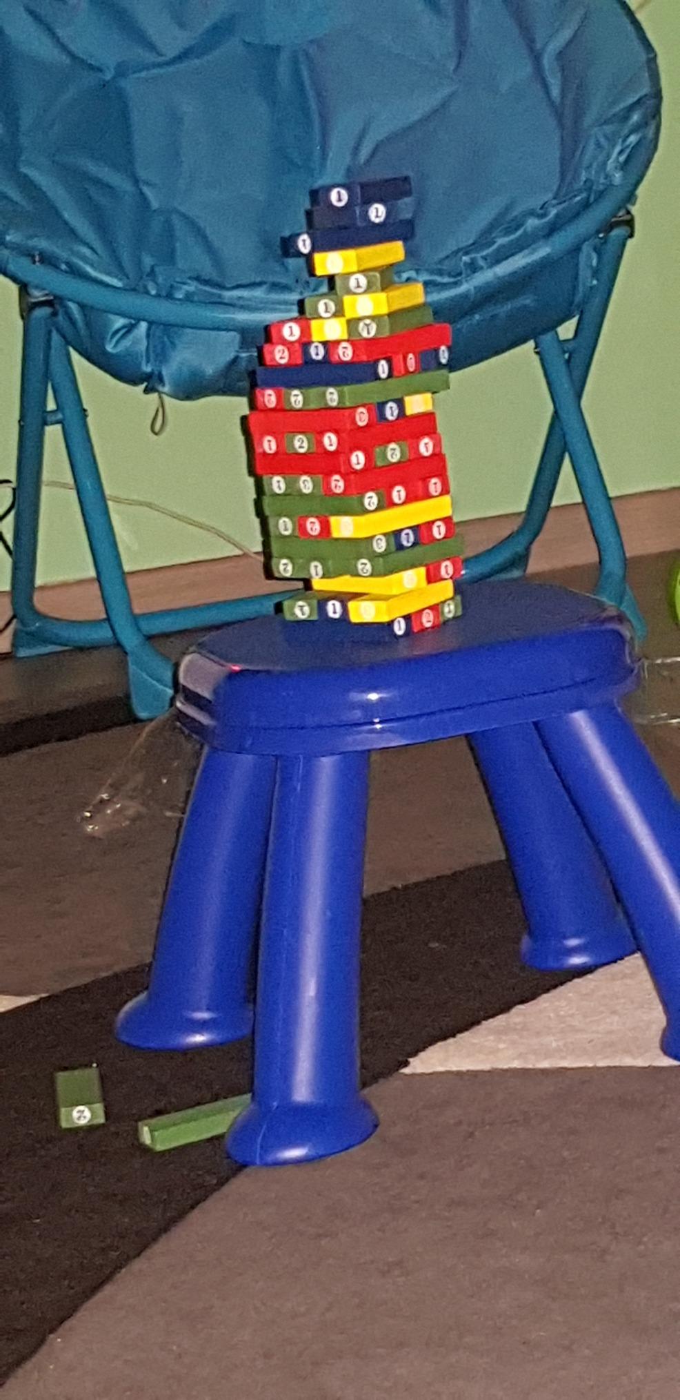 smallfoot 5260 torre con numeri gioco di abilità in legno