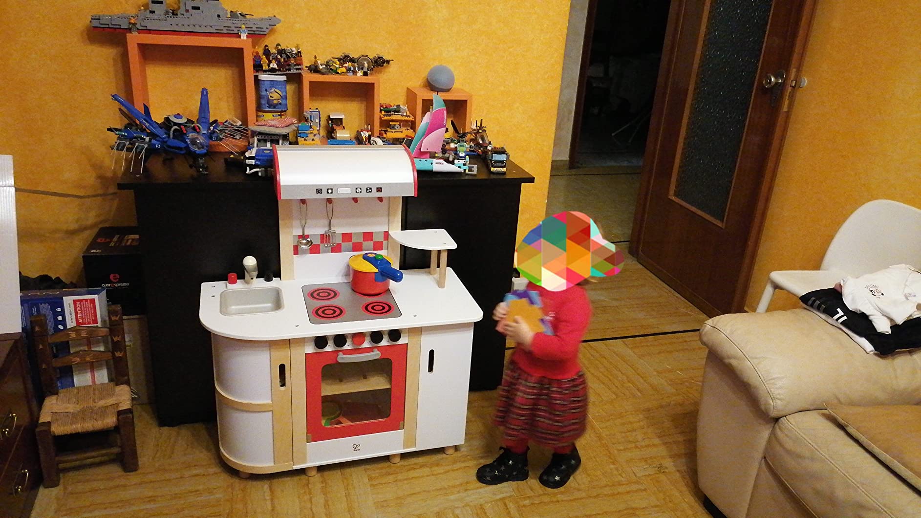 Hape E8018 Cucina multifunzione giocattolo con carrello