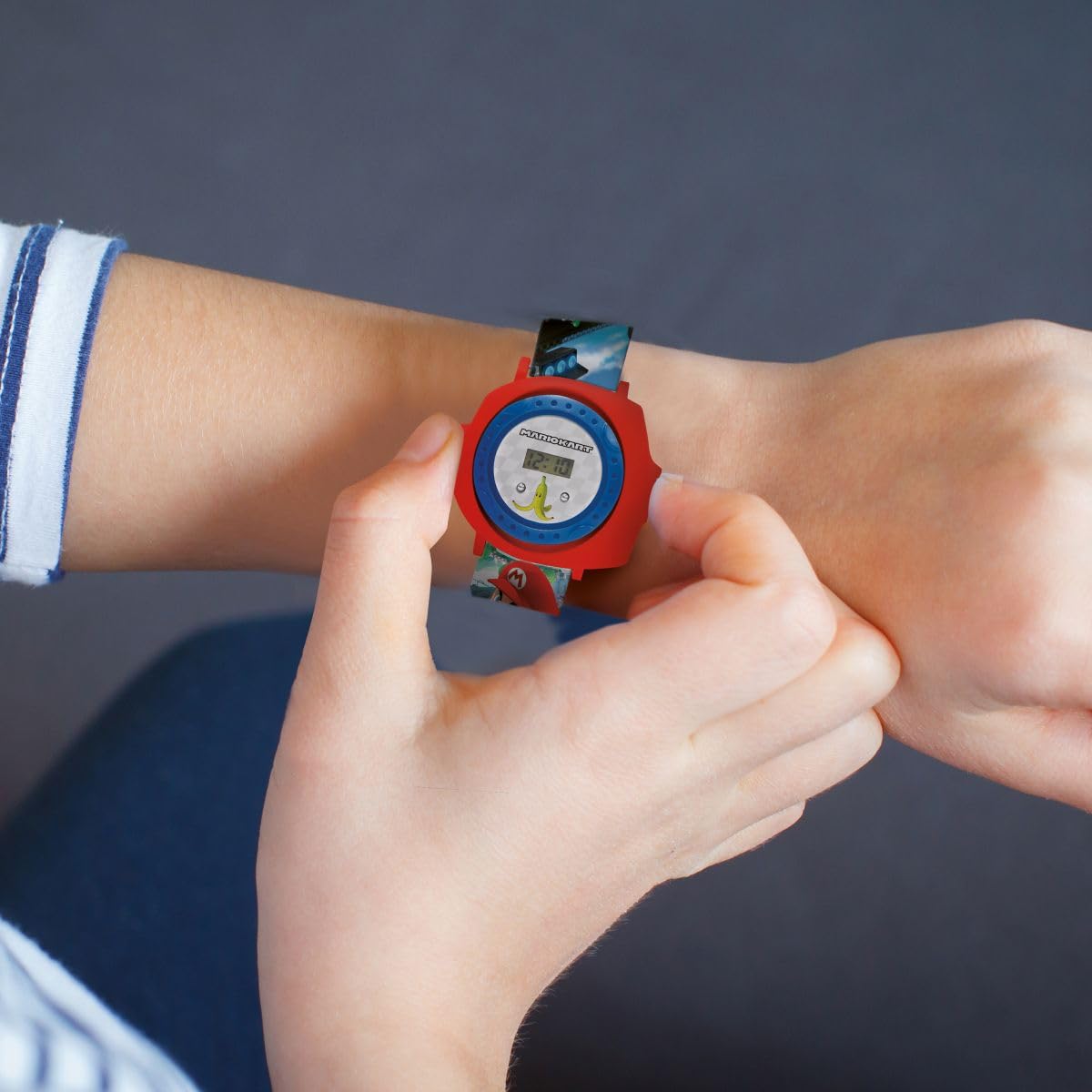 Lexibook Mario Kart DMW050NILXB orologio proiezione rosso/blu