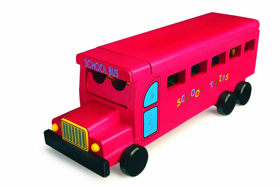 smallfoot 7535 bus scolastico in legno rosso con passeggeri