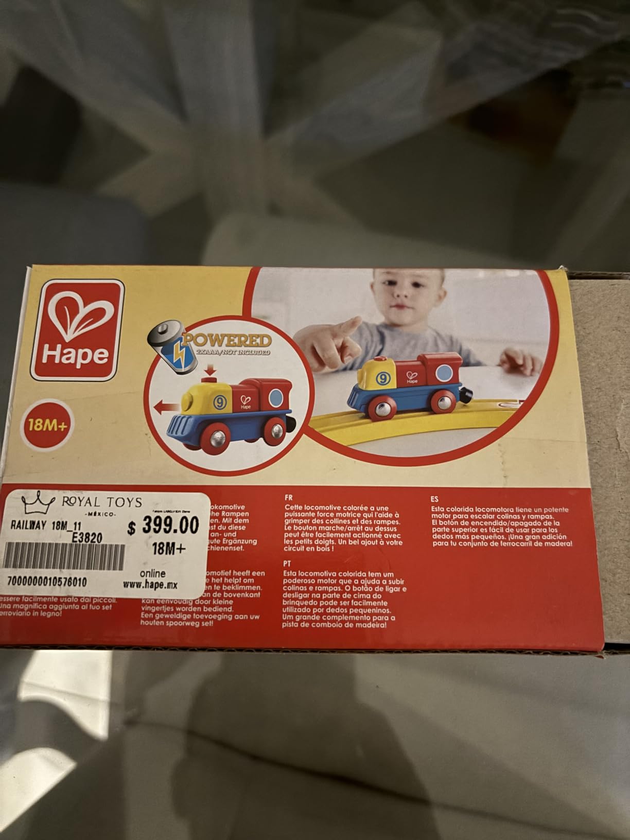 Hape E3820 Piccola Locomotiva a Batteria con Pulsante