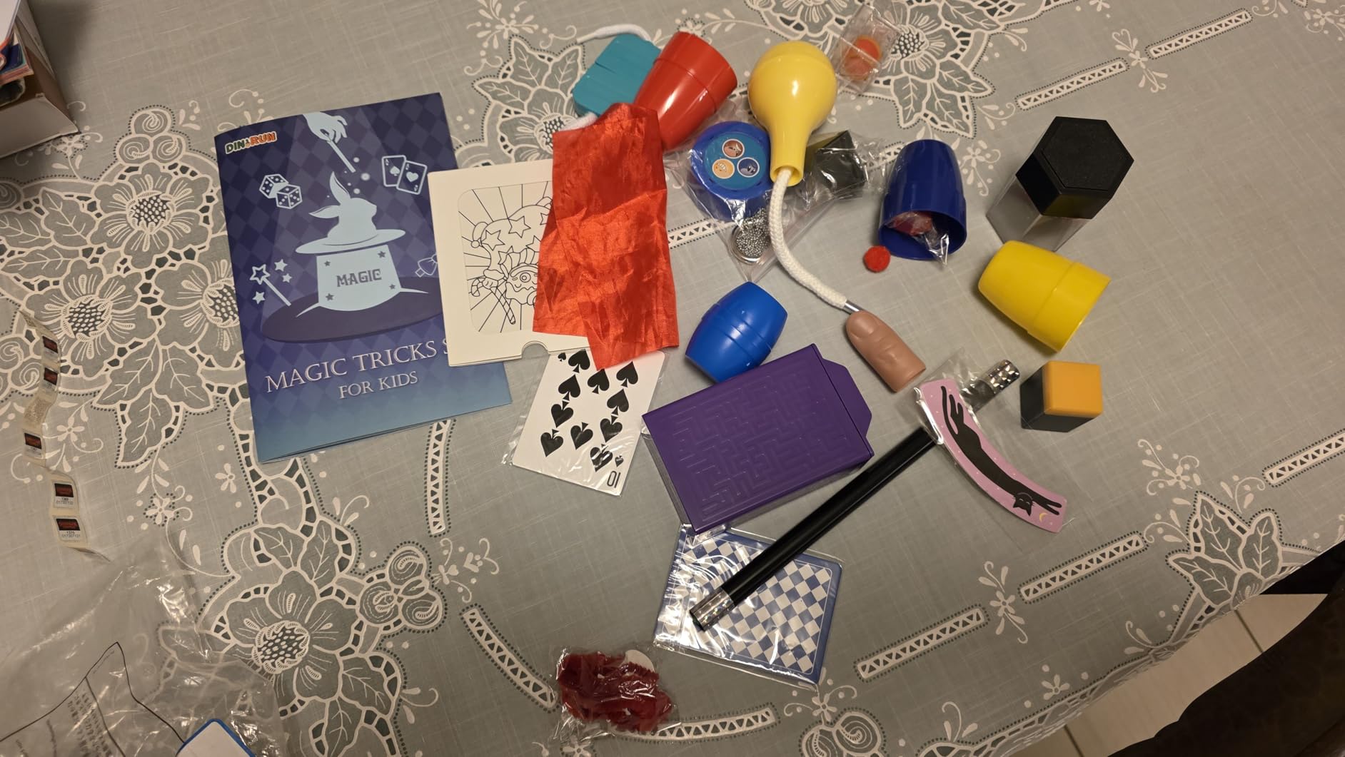 DINORUN set magia bambini cappello e bacchetta 24 pezzi