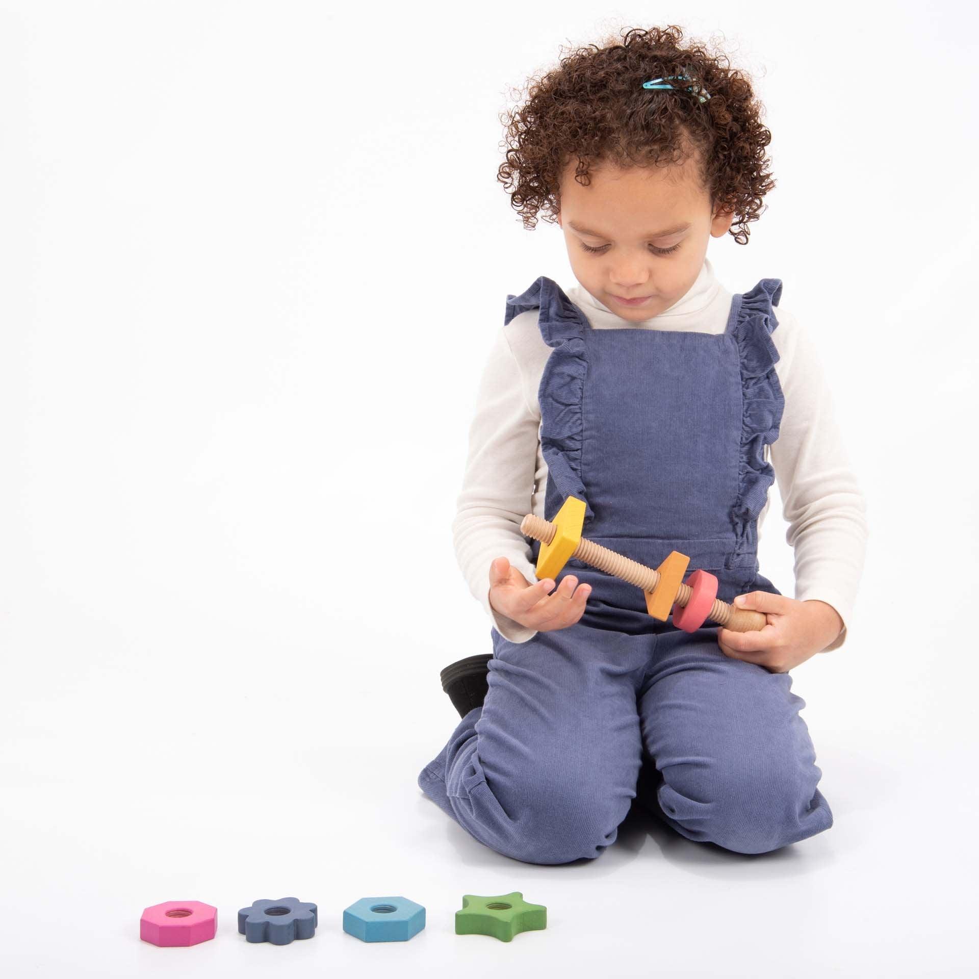 Tickit Rainbow Shape Twister Gioco Legno da Avvitare 7 Forme