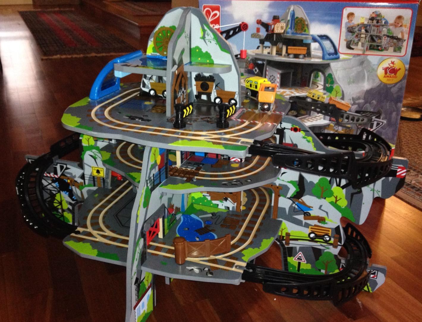 Hape Mega Miniera Montana pista trenino legno 32 pezzi