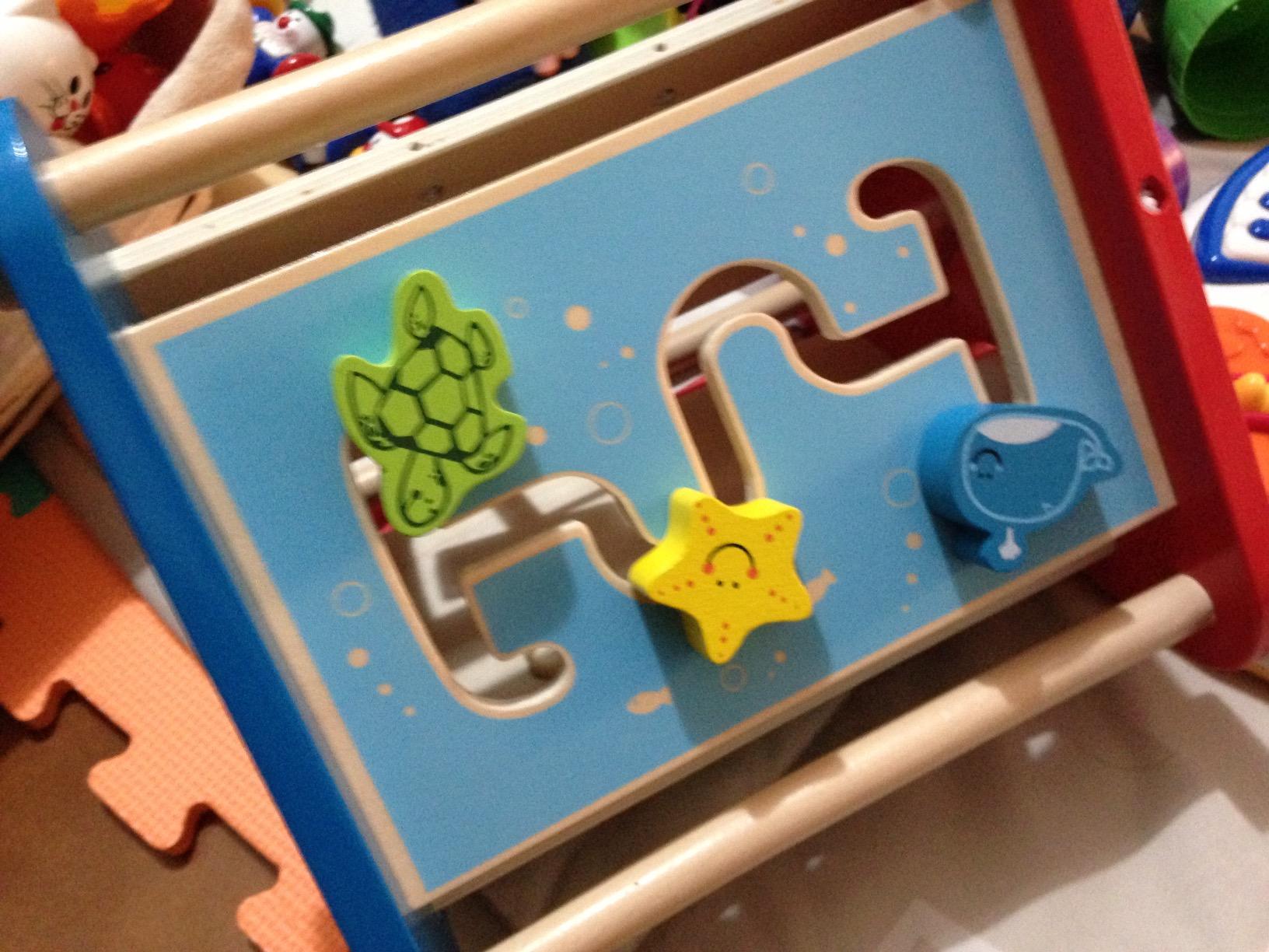 Hape E0434 Triangolo Multiattività gioco motorio multicolore