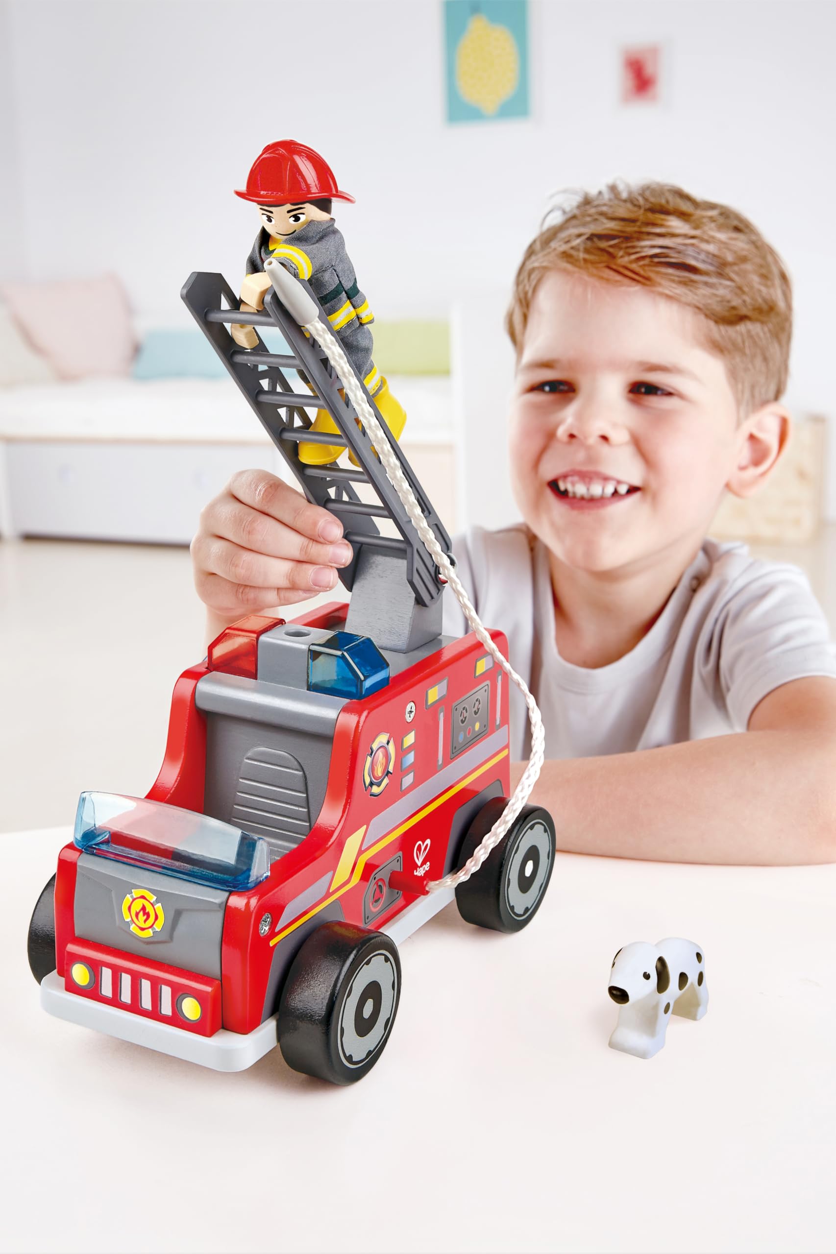 Hape Set Vigile del Fuoco camion pompieri con cagnolino