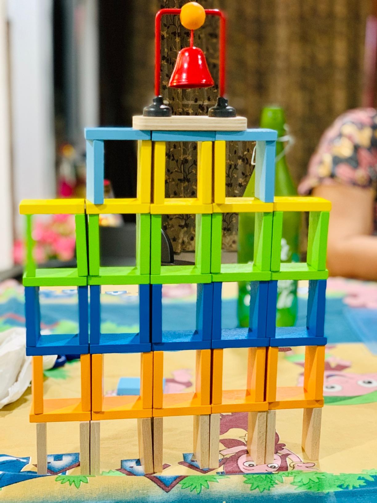 Hape Domino Dinamici set domino legno 107 pezzi multicolore