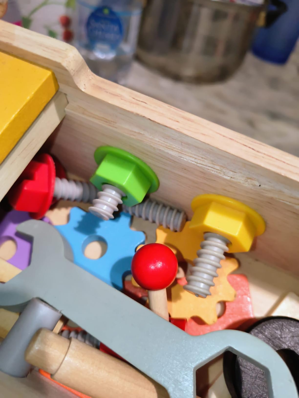 DINORUN camion cassetta attrezzi legno 47 pezzi 3-6 anni