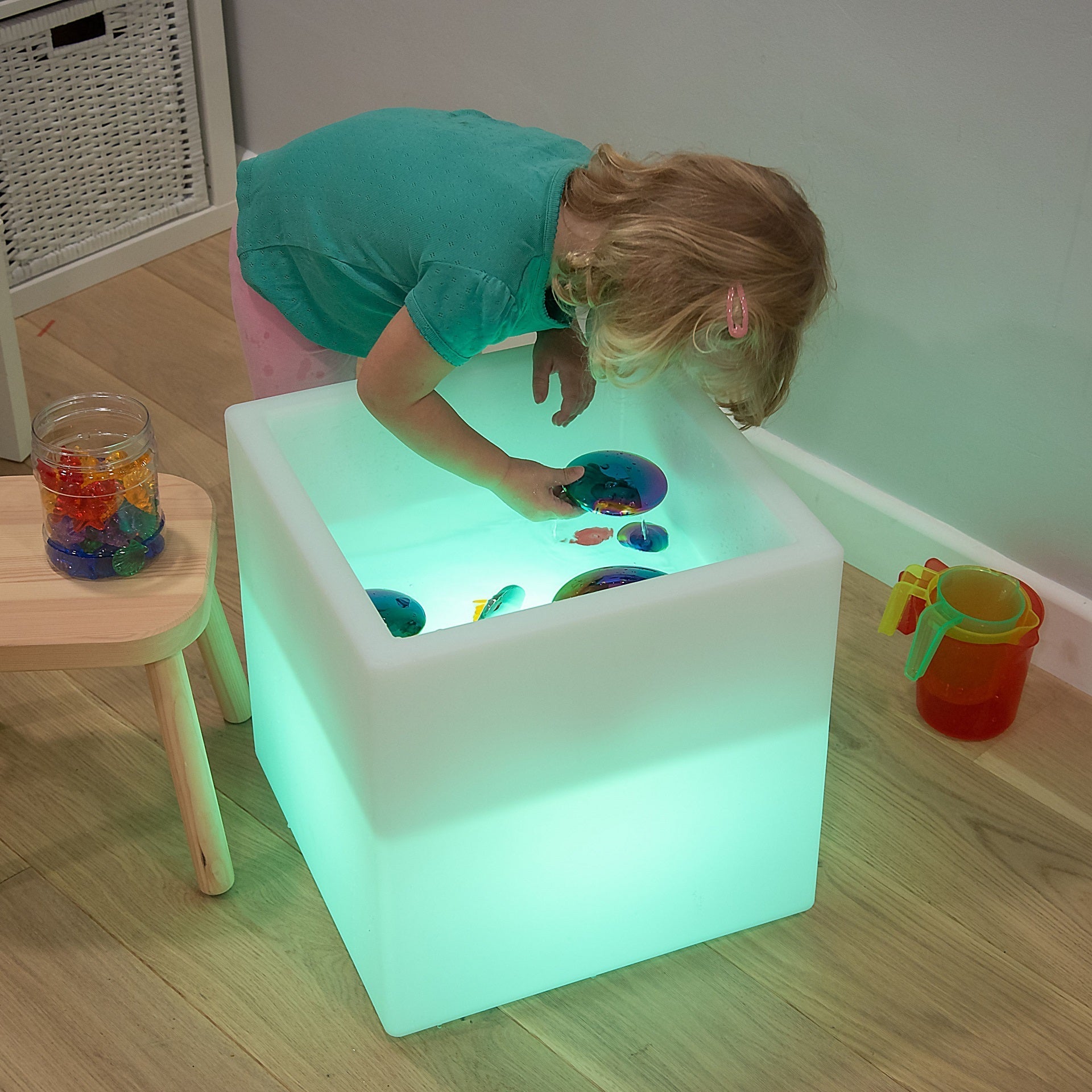 Tickit Sensory Glow Play Cube luce sensoriale acqua
