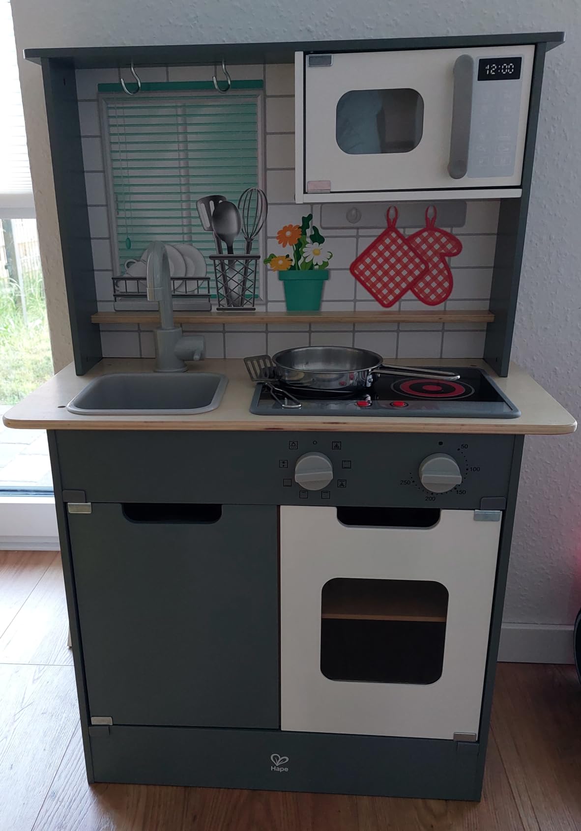 Hape E3166 Cucina Grigia giocattolo in legno con luci e suoni