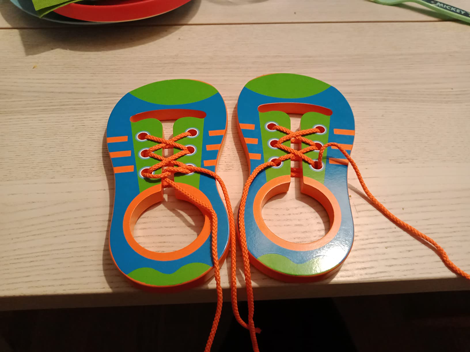 smallfoot 10152 scarpe da allacciare gioco legno 2 pezzi