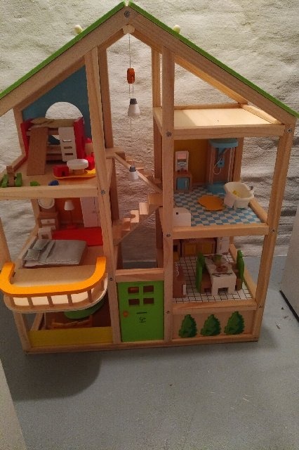 Hape E3401 Casa 4 Stagioni casa bambole legno arredata