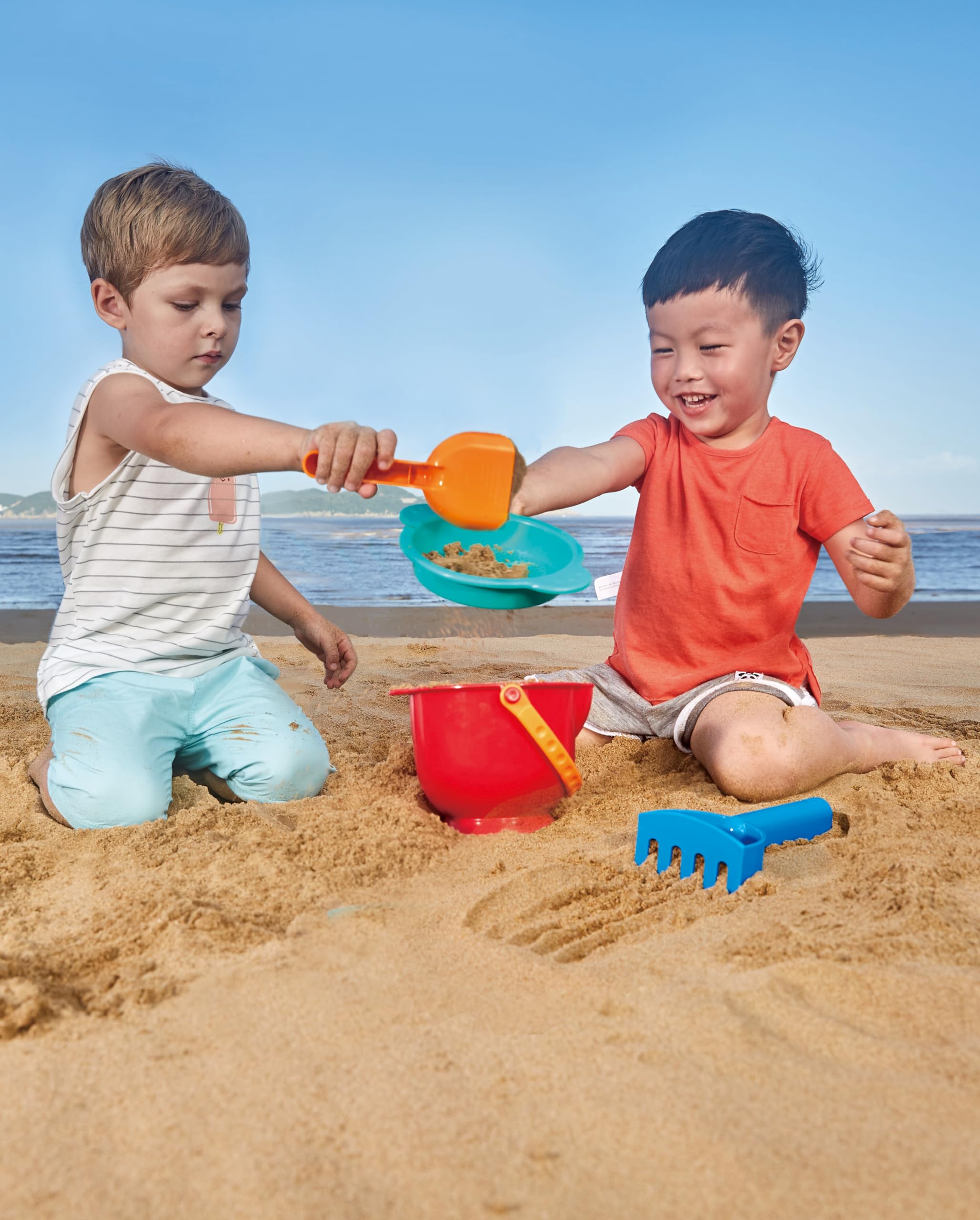 Hape Beach Basics set spiaggia 5 pezzi medium moderno