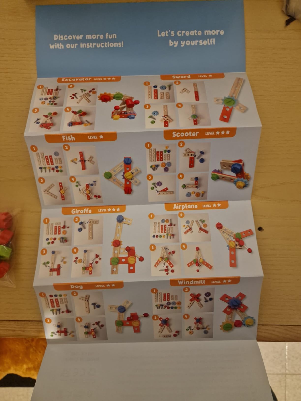 DINORUN camion cassetta attrezzi legno 47 pezzi 3-6 anni